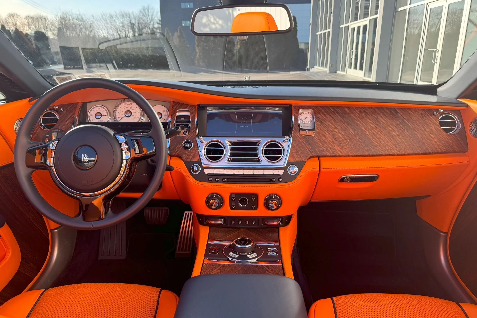 mph003_1766412210_Used_2019_Rolls_Royce_Dawn_1739202161_eeed3b1c61