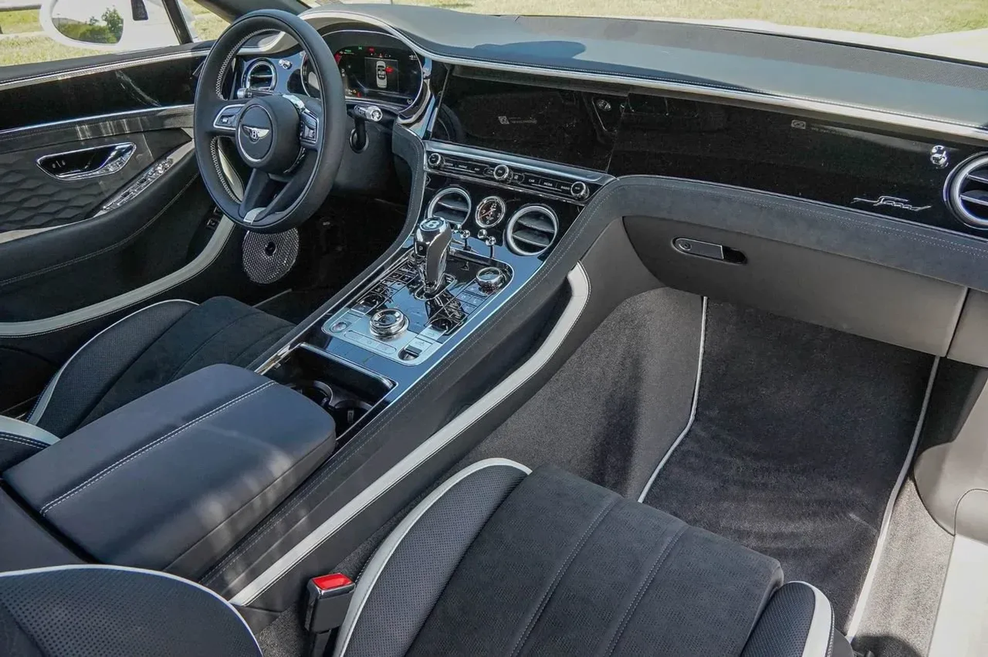 mph003_176687528_c6b553868efe4eed8749697907793d6d_be97bb98f1