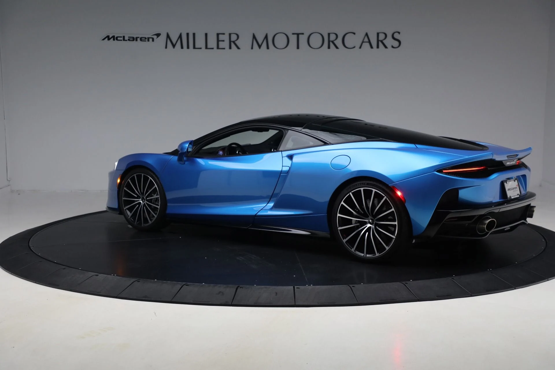 mph003_1768542486_Used_2021_Mc_Laren_GT_607d07c935