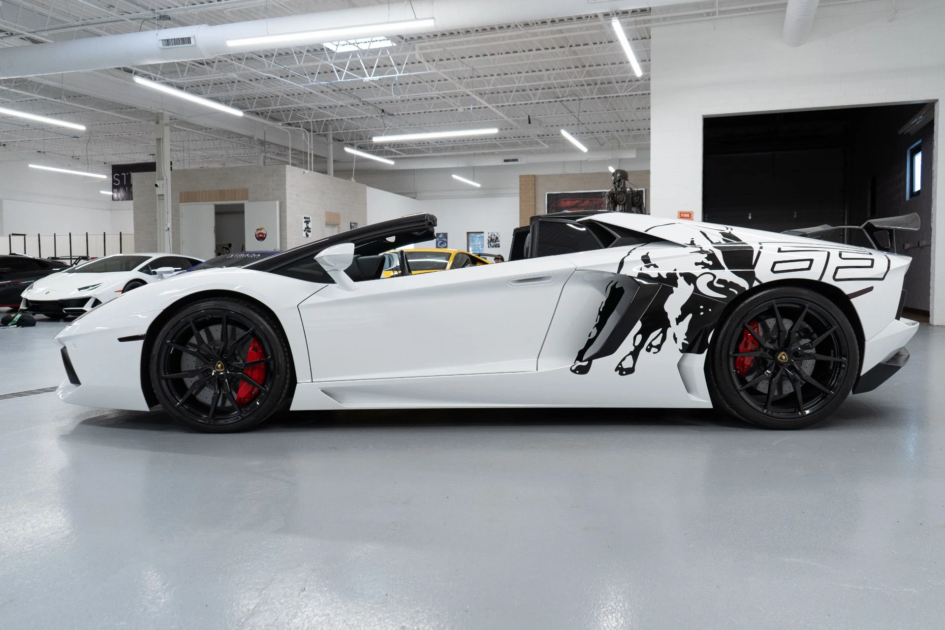 mph003_177611254_Used_2015_Lamborghini_Aventador_LP_700_4_1765230650_620c87dc4f