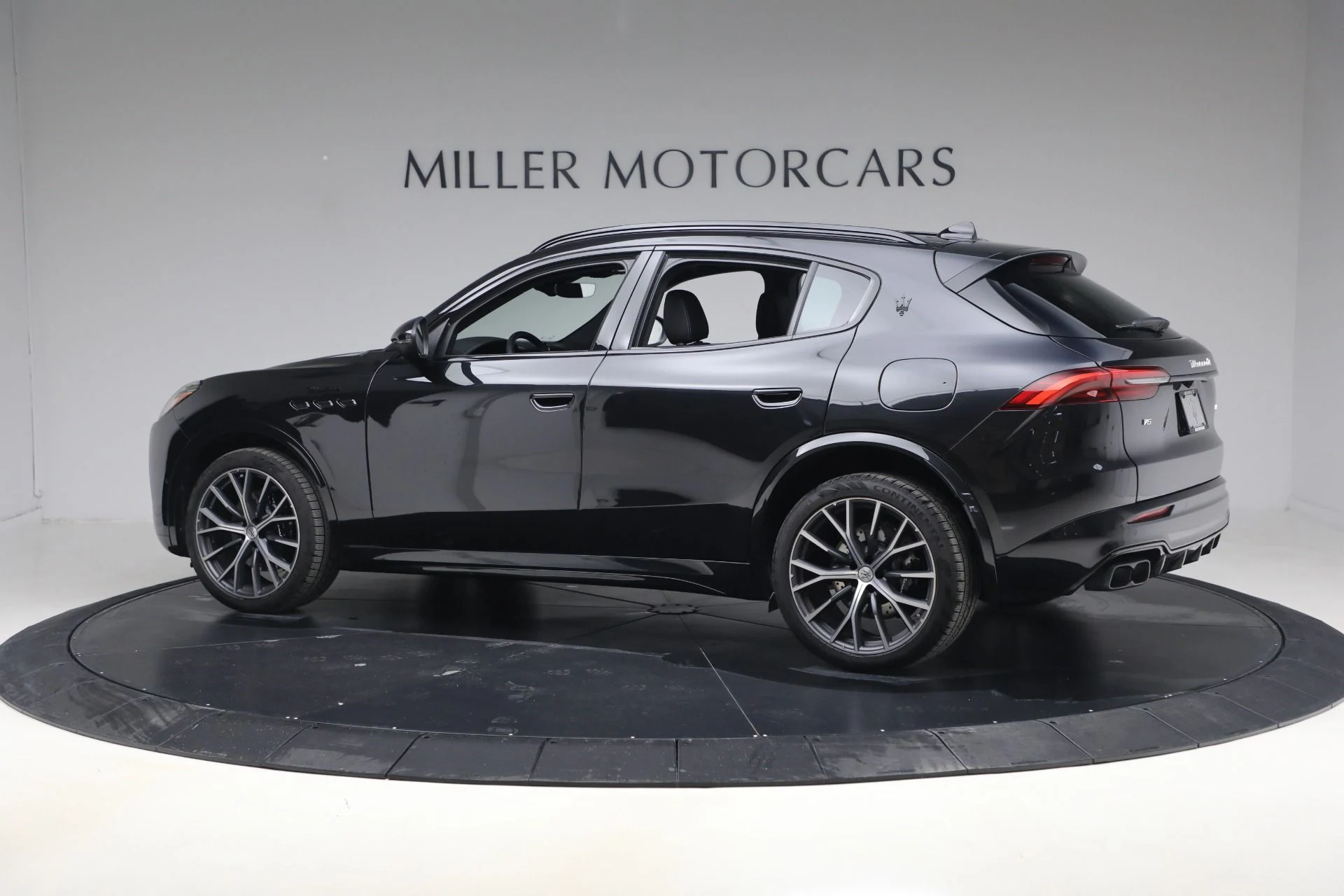 mph003_1786000169_New_2026_Maserati_Grecale_Modena_V6_1770392494_a028430a82