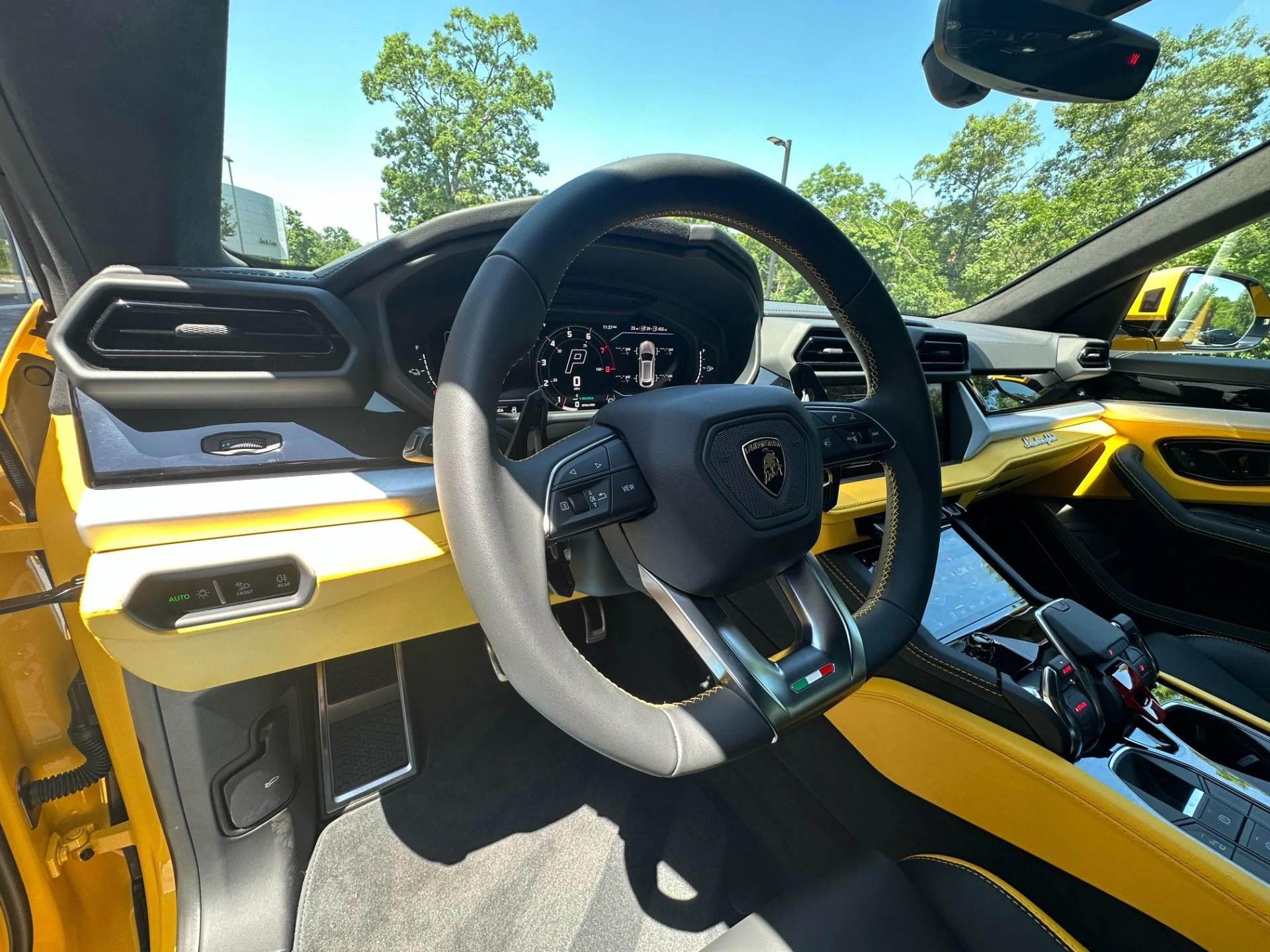 mph003_1791120725_Used_2026_Lamborghini_Urus_SE_1783720156_8cd76f76a6