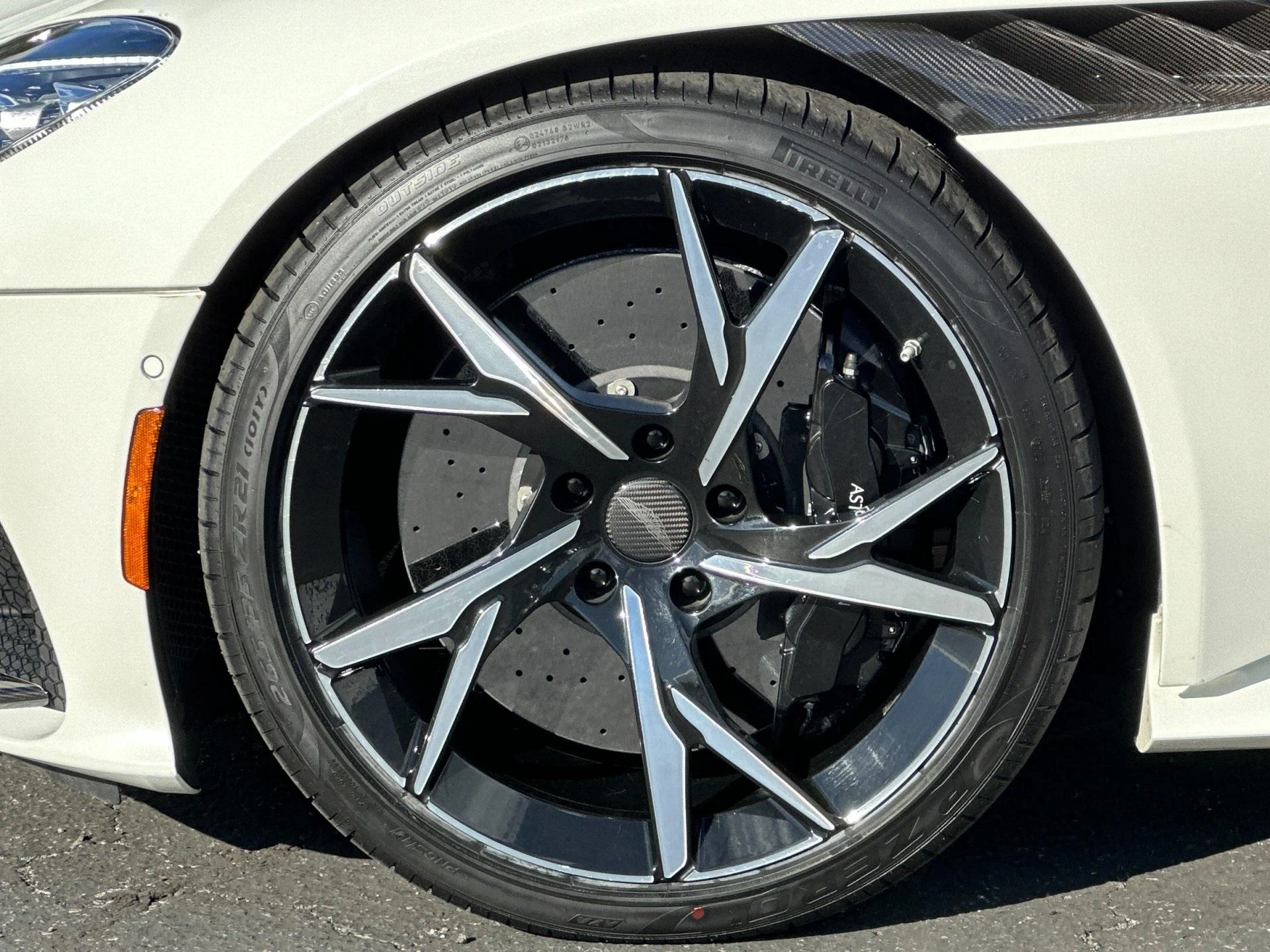 mph003_1791298311_Used_2019_Aston_Martin_DBS_Superleggera_1760105743_64e03c4394