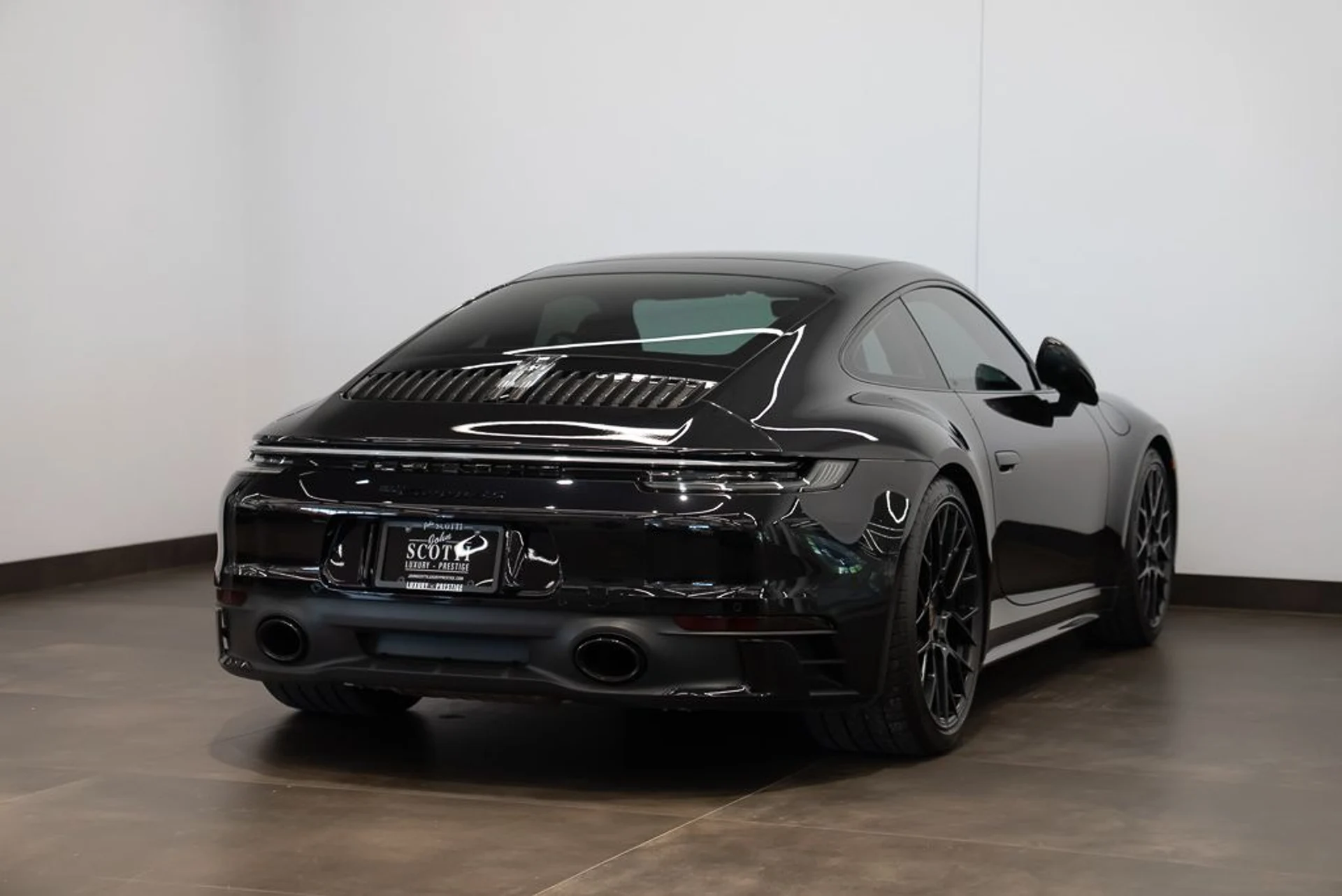 mph003_1809756163_porsche_911_2023_9340668a5f