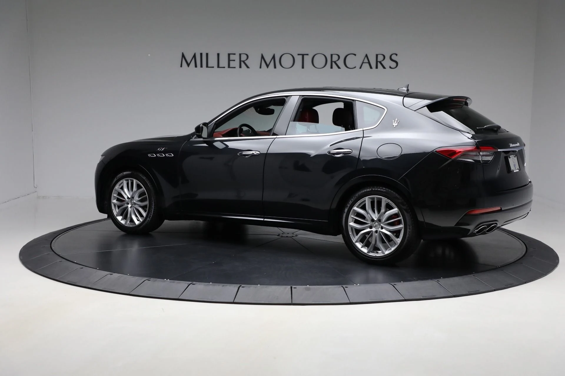 mph003_1810453474_Used_2022_Maserati_Levante_GT_2fcde1bc25