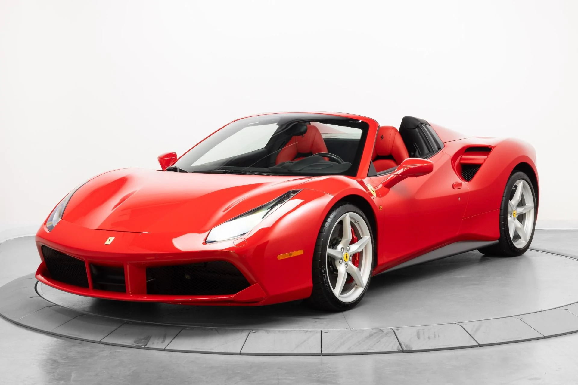 mph003_1810824125_Used_2017_Ferrari_488_Spider_1782927886_9573ad55f7