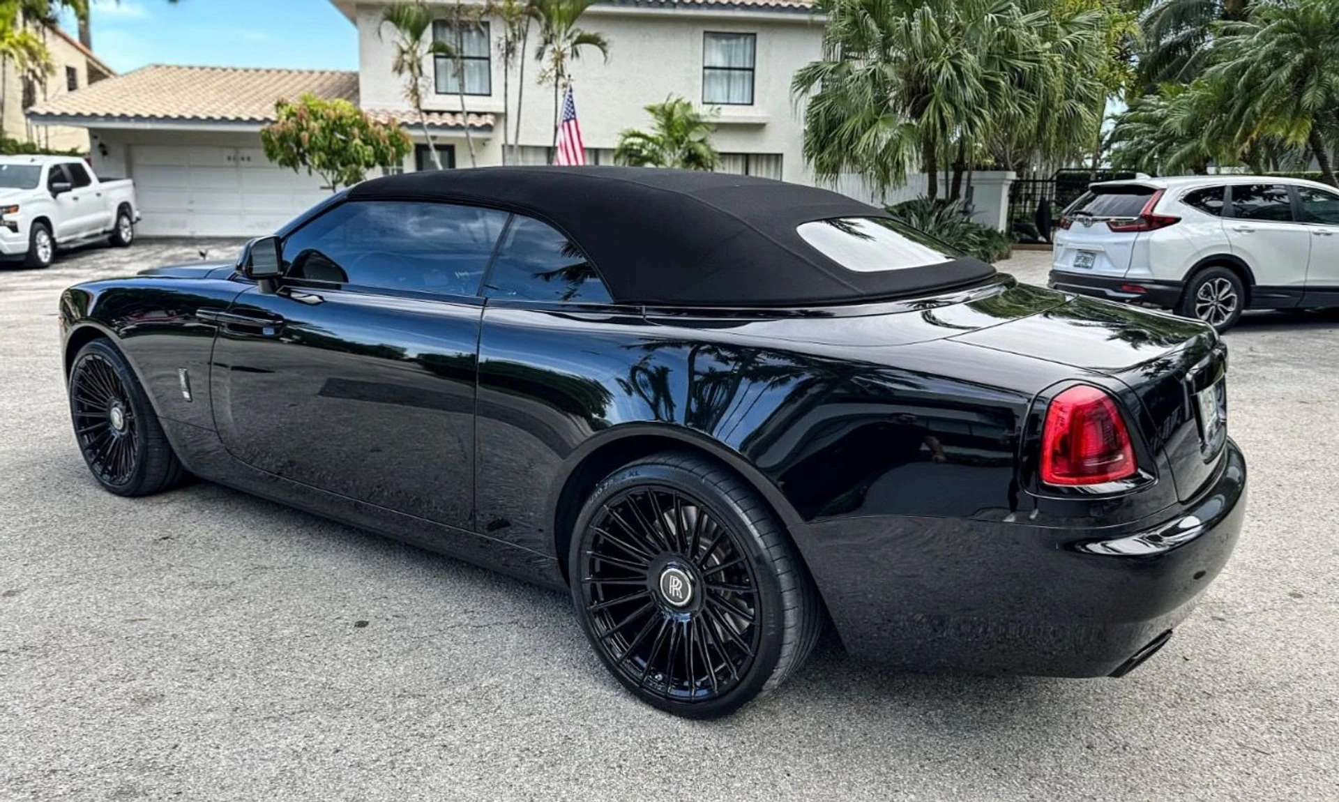 mph003_1812514730_Used_2020_Rolls_Royce_Dawn_Black_Badge_1765830384_f1528ffe12