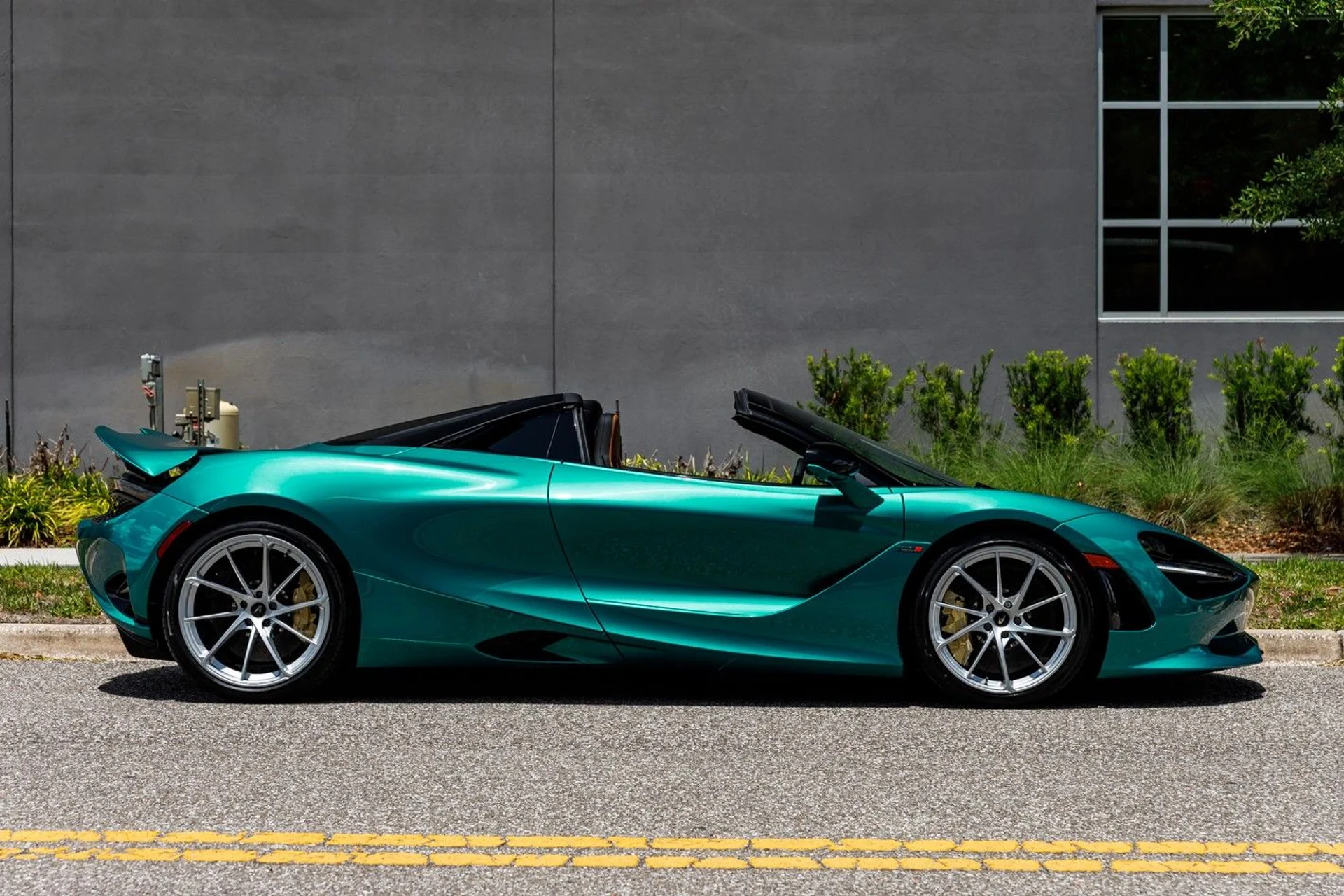 mph003_1823718282_678_p4_l_2ac2b35ddf