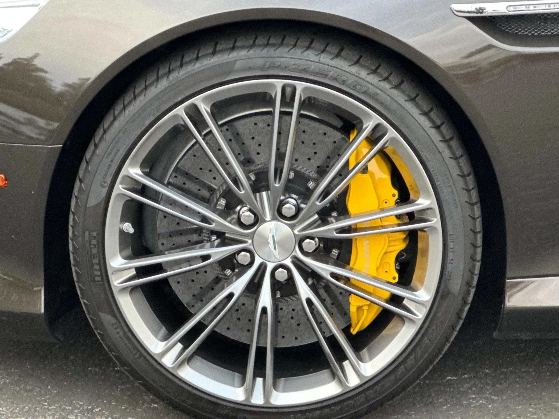 mph003_1827549020_Used_2014_Aston_Martin_DB_9_Volante_1769008597_91d11c7dfa