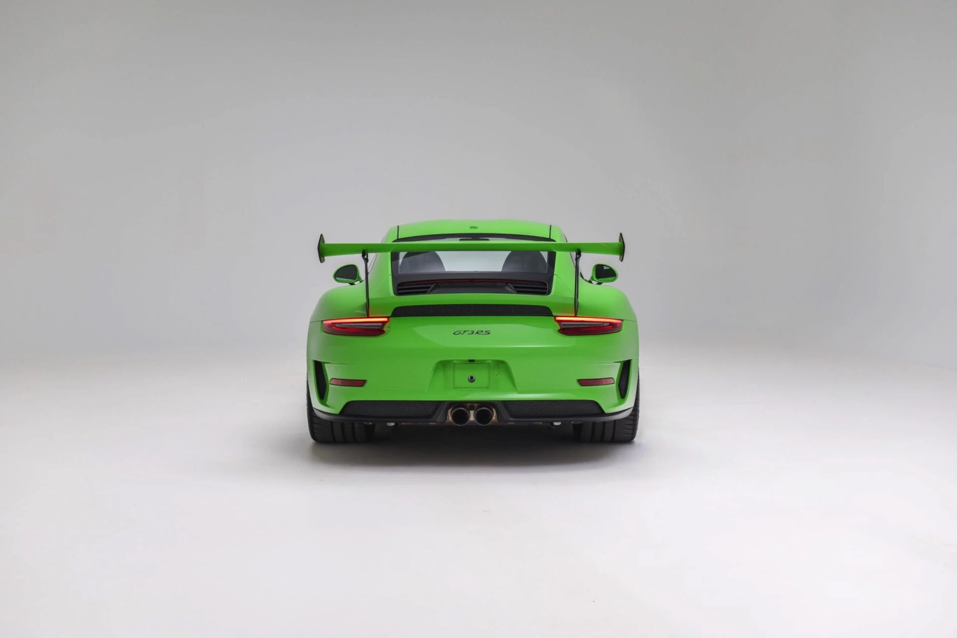 mph003_1832022970_Used_2019_Porsche_911_GT_3_RS_1774471160_f8e36de5c9