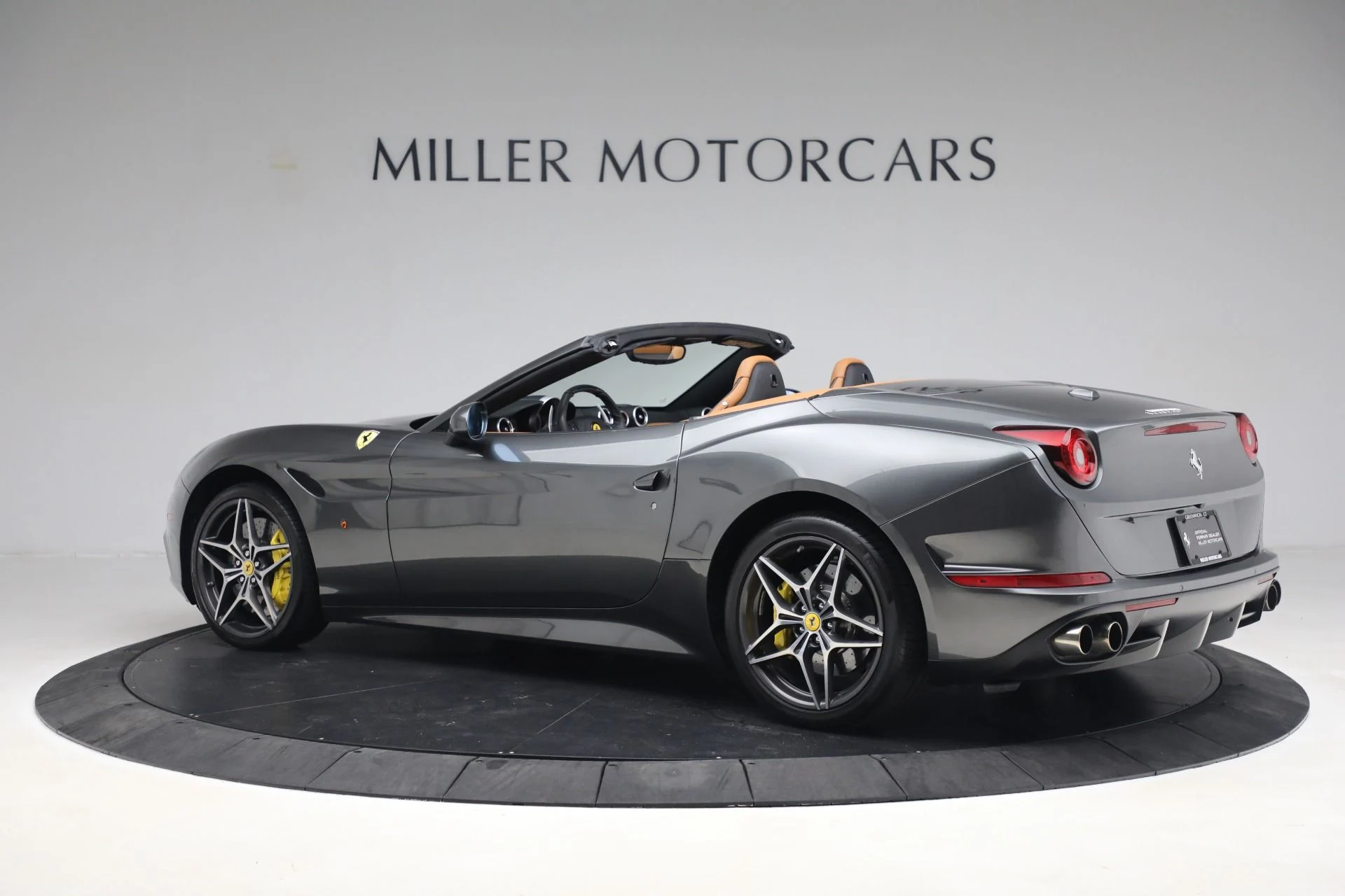 mph003_1832717984_Used_2017_Ferrari_California_T_1688060415_89fbb7118b