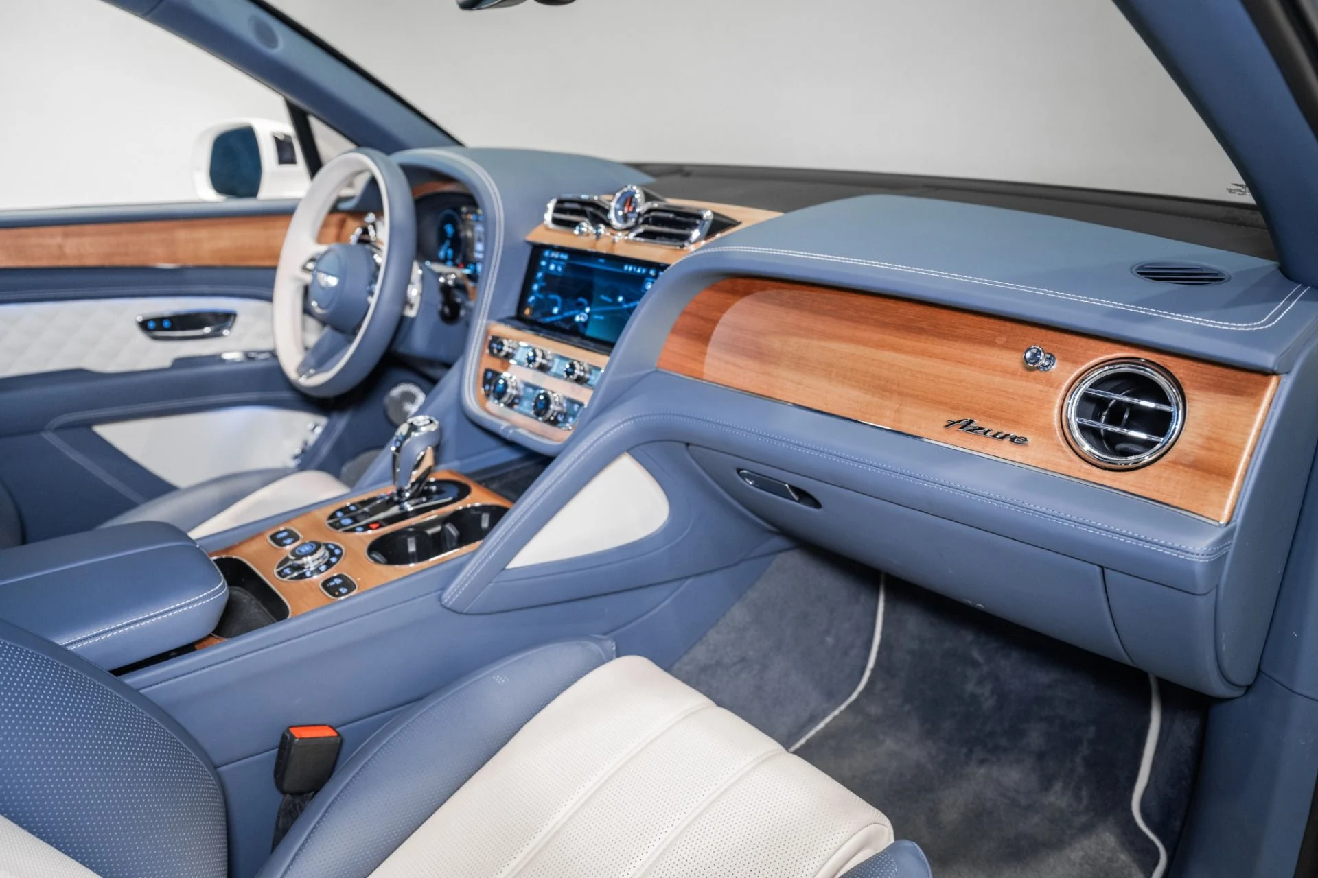 mph003_1836572041_Used_2023_Bentley_Bentayga_V8_1773161600_400deb828d