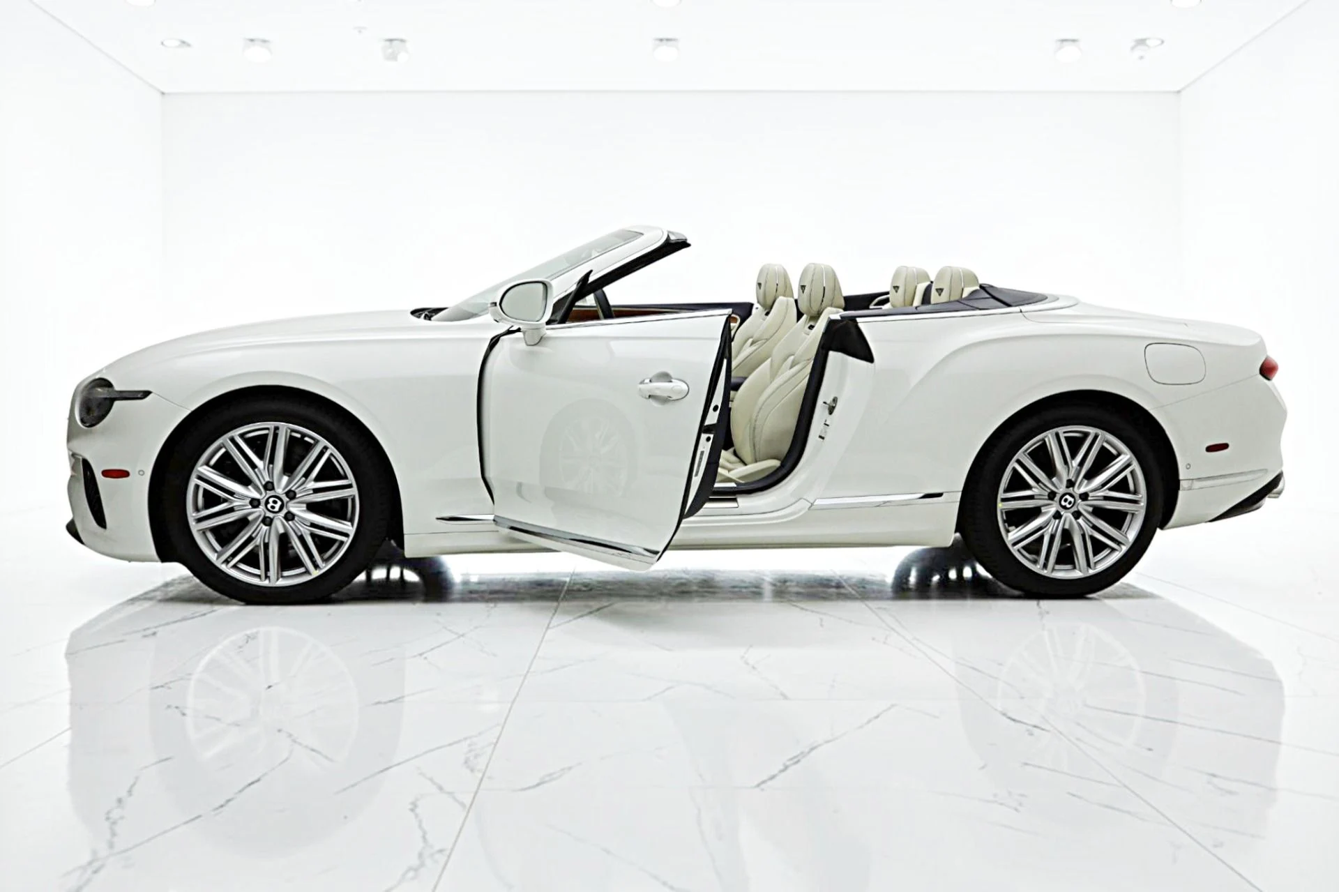 mph003_1839285420_New_2026_Bentley_Continental_GTC_fc406152ad