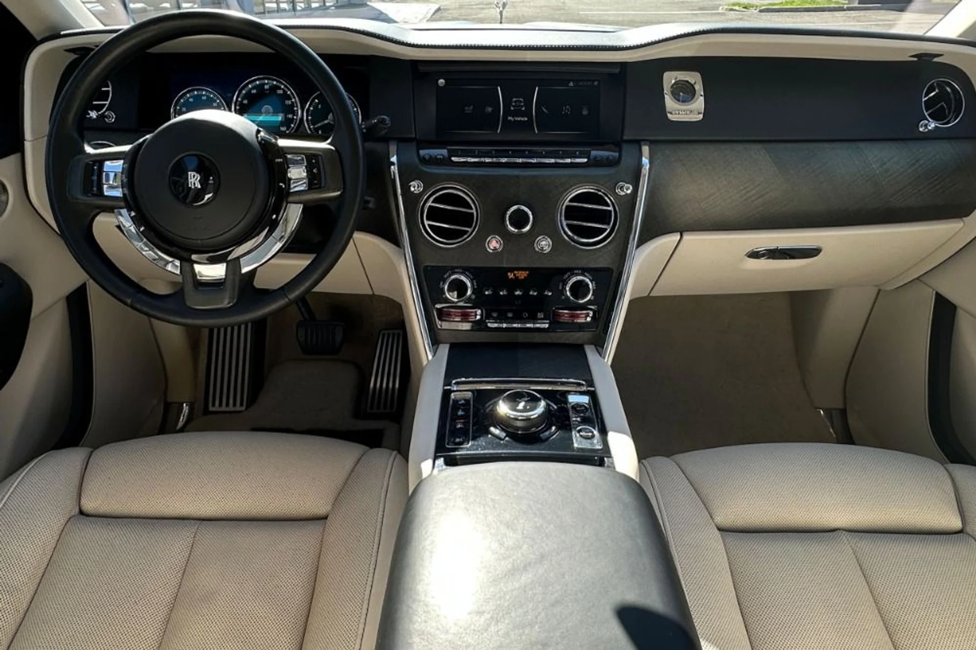 mph003_1849318307_Used_2020_Rolls_Royce_Cullinan_1776250479_57271c70cd
