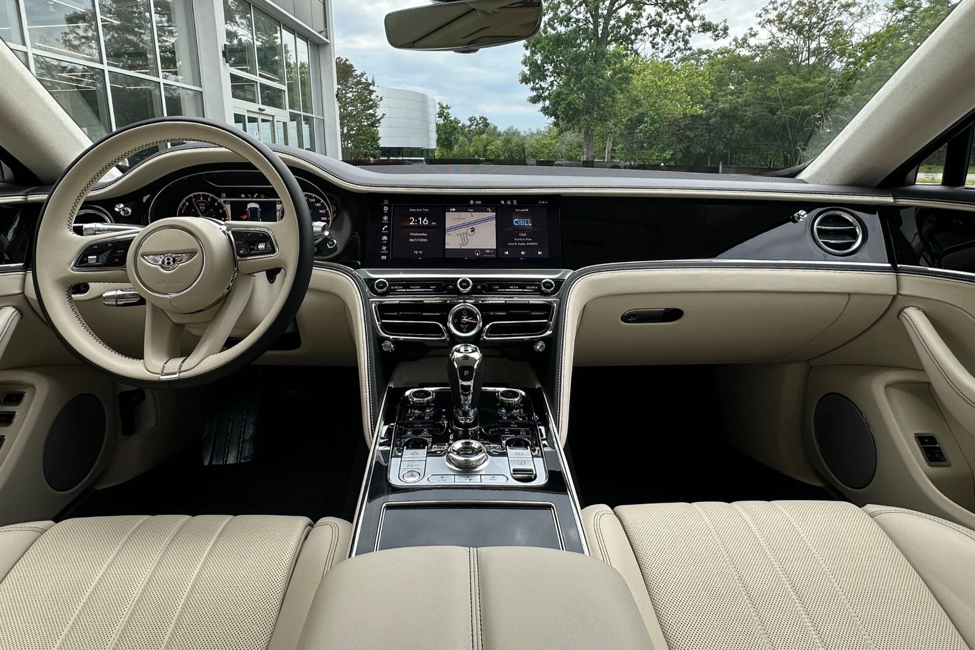 mph003_1862328833_Used_2023_Bentley_Flying_Spur_Hybrid_Hybrid_1782128898_11bdf990b2