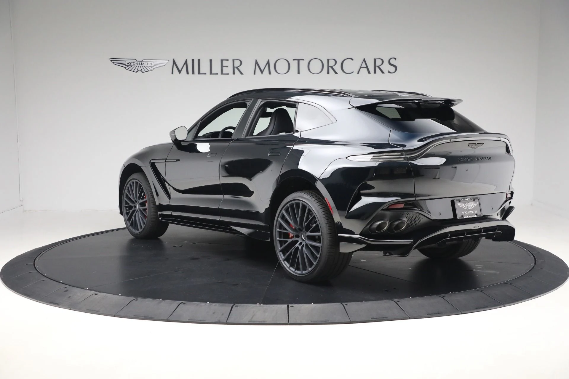 mph003_1863100261_New_2025_Aston_Martin_DBX_707_ca53727d65