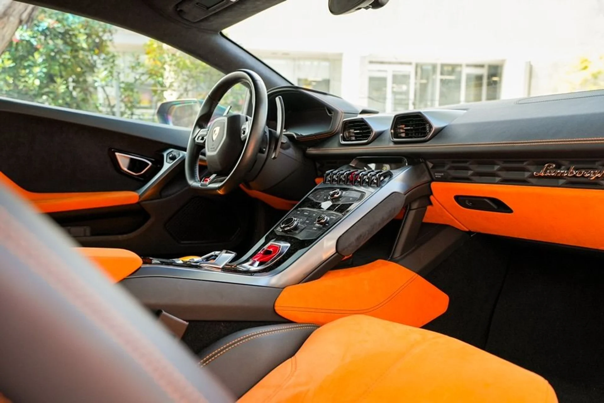 mph003_1887144144_Used_2015_Lamborghini_Huracan_LP_610_4_1782164157_2478d26ace