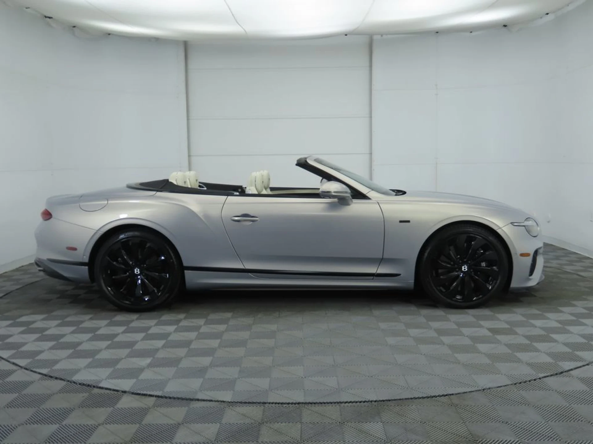 mph003_1887707515_new_2025_bentley_continental_gtblackeditionconvertible_8119_22910189_4_1024_e0fcac5443