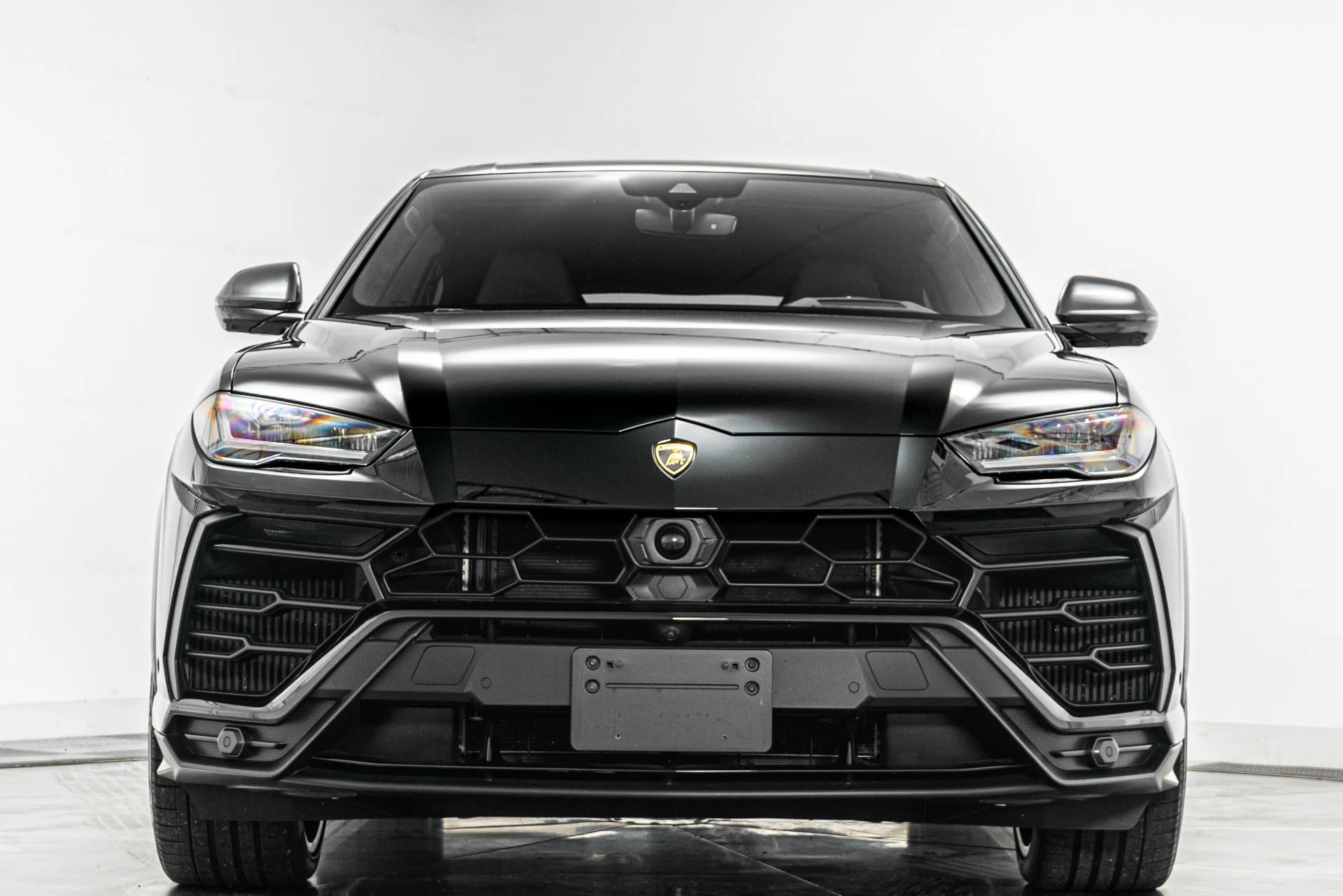 mph003_1890815898_Used_2021_Lamborghini_Urus_Q_Citura_Interior_Bang_and_Olufsen_Audio_1778530173_1831bfd24d