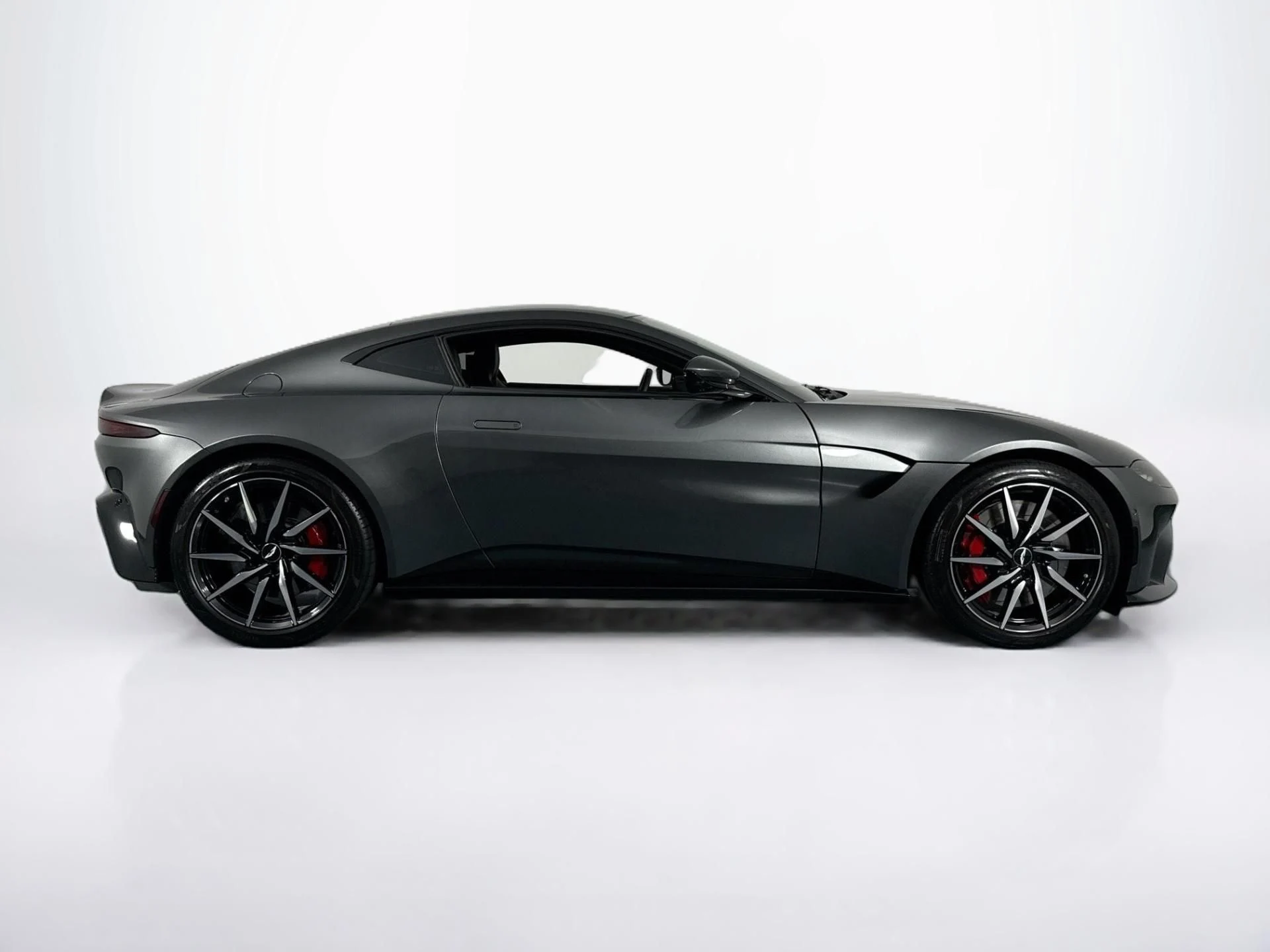mph003_1915059621_Used_2020_Aston_Martin_Vantage_1784230040_782044c9a9