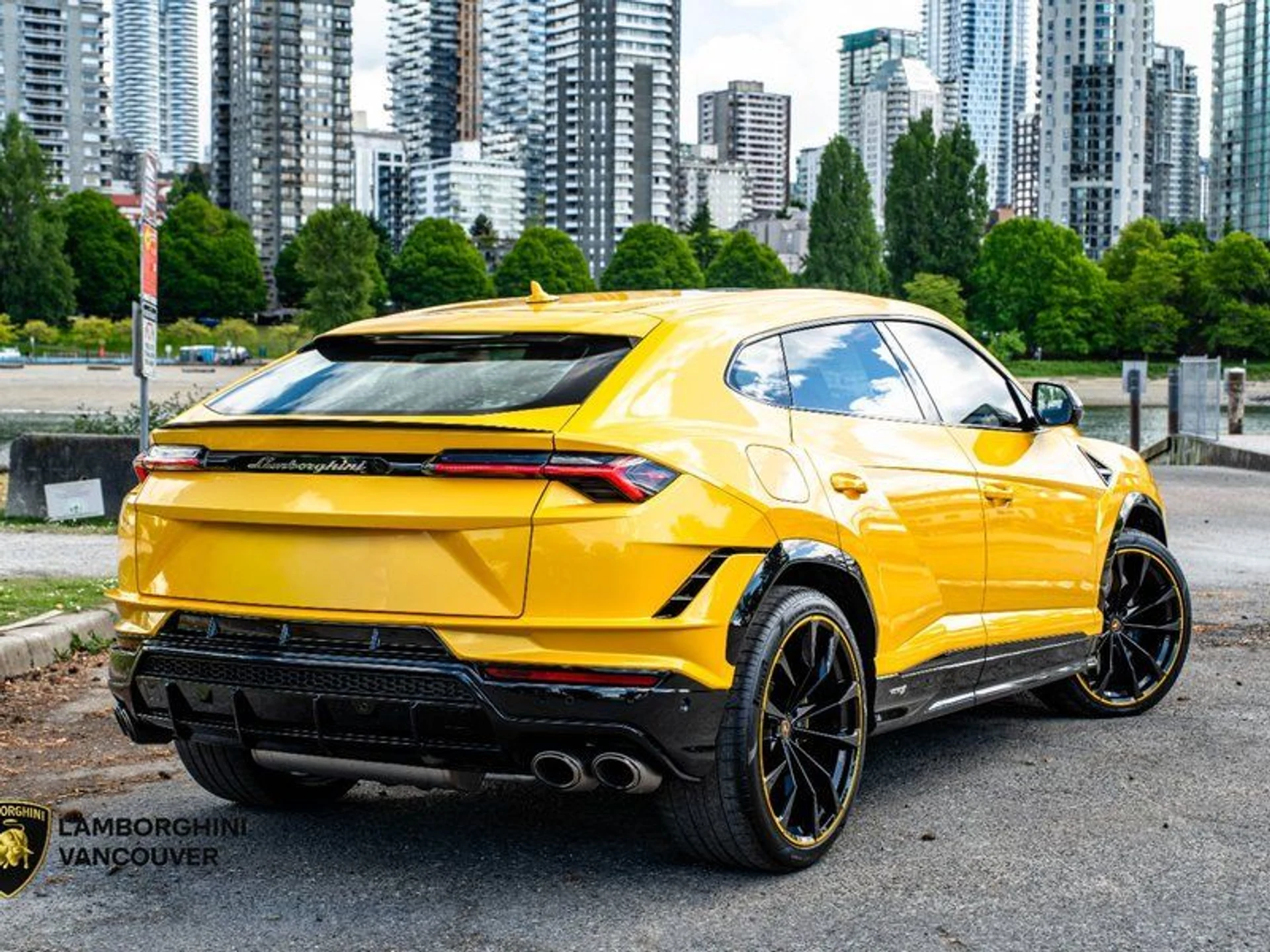 mph003_1918406252_38088919_07100_2024_lamborghini_urus_004_6406924ec8