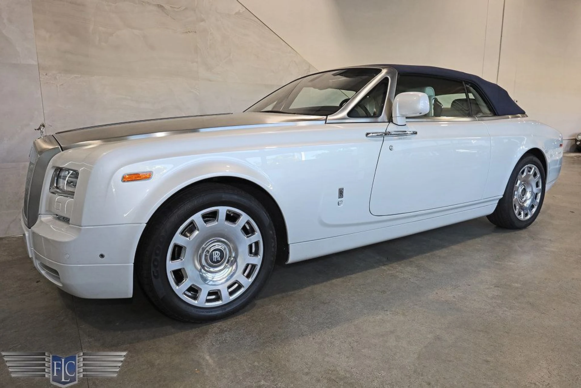 mph003_1923605730_used_2017_rolls_royce_phantom_dropheadcoupe_9689_22945304_4_1024_7a40b5b004