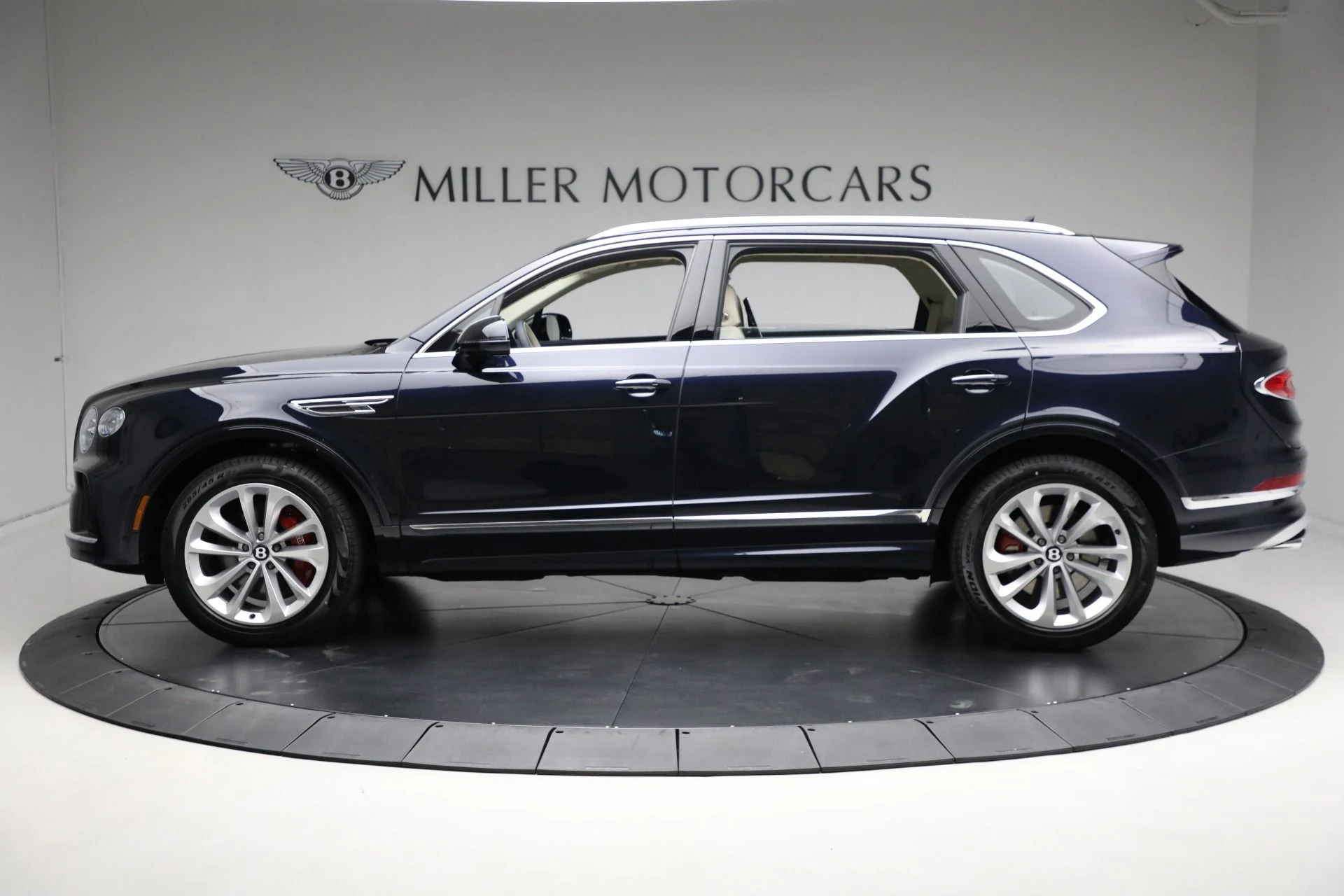 mph003_1928356215_Used_2024_Bentley_Bentayga_EWB_V8_1711043261_1e35f54fe8