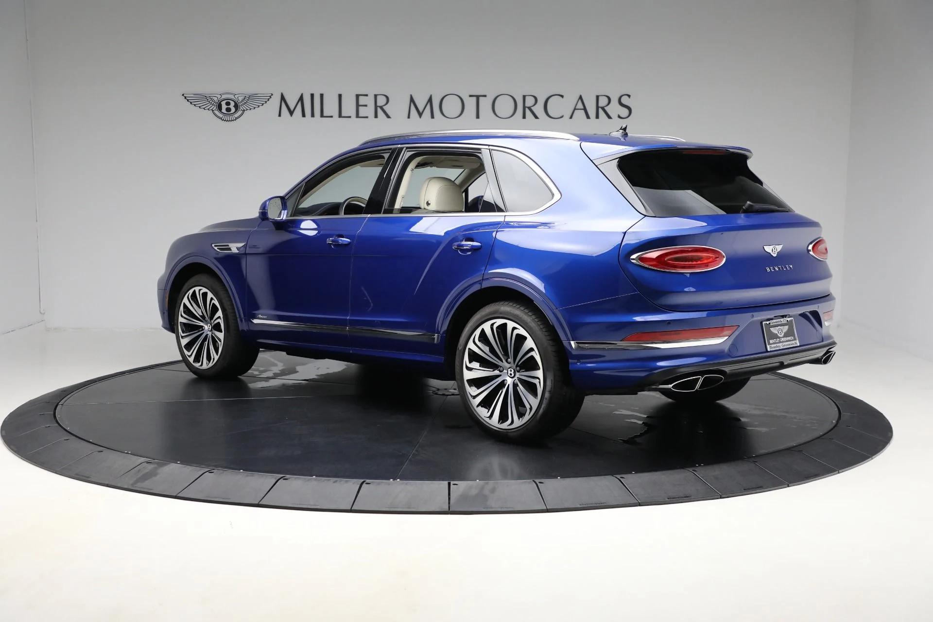 mph003_194578044_Used_2024_Bentley_Bentayga_Azure_V8_98d3667708
