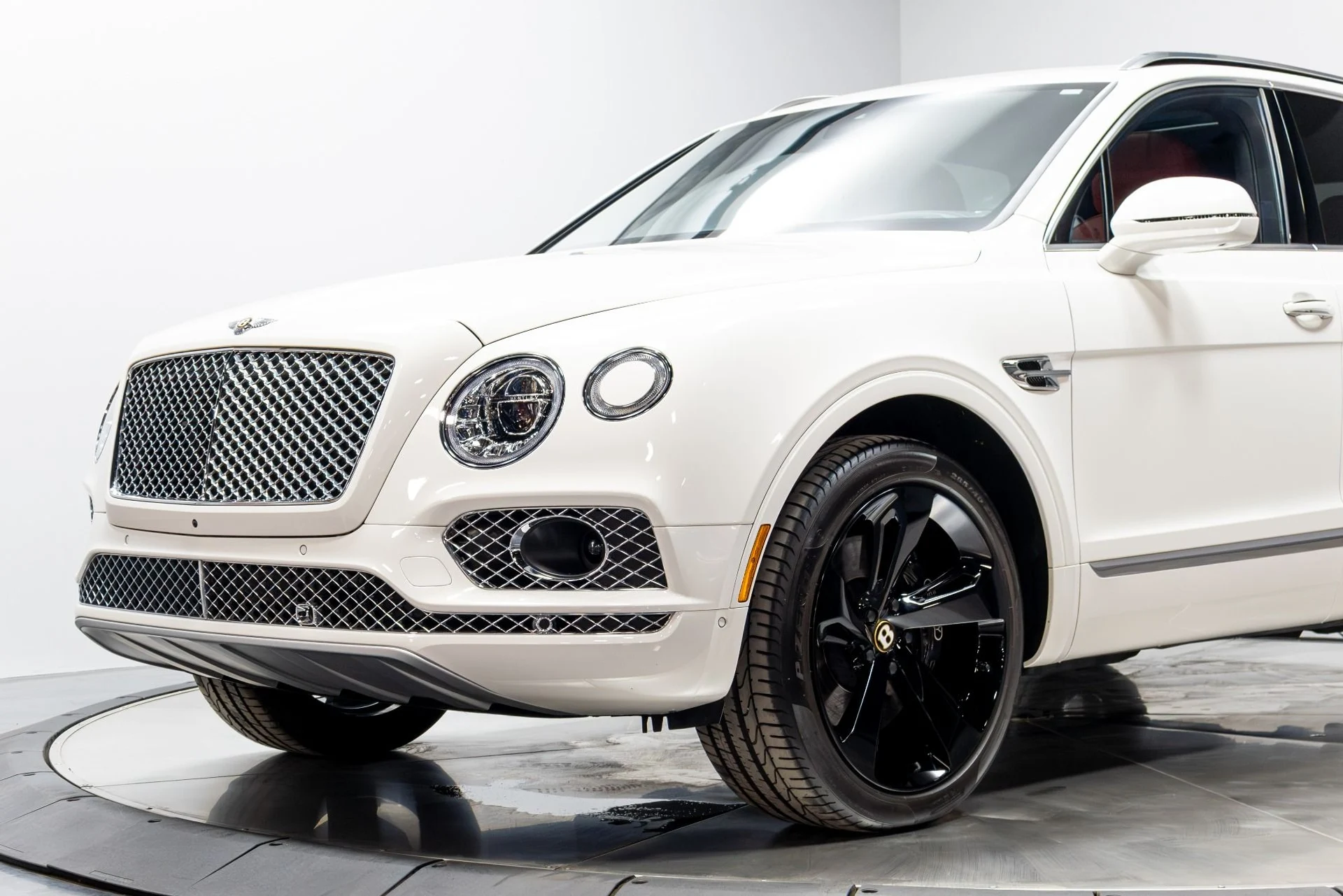 mph003_1951366758_Used_2020_Bentley_Bentayga_V8_1774292202_ca9ef790c7