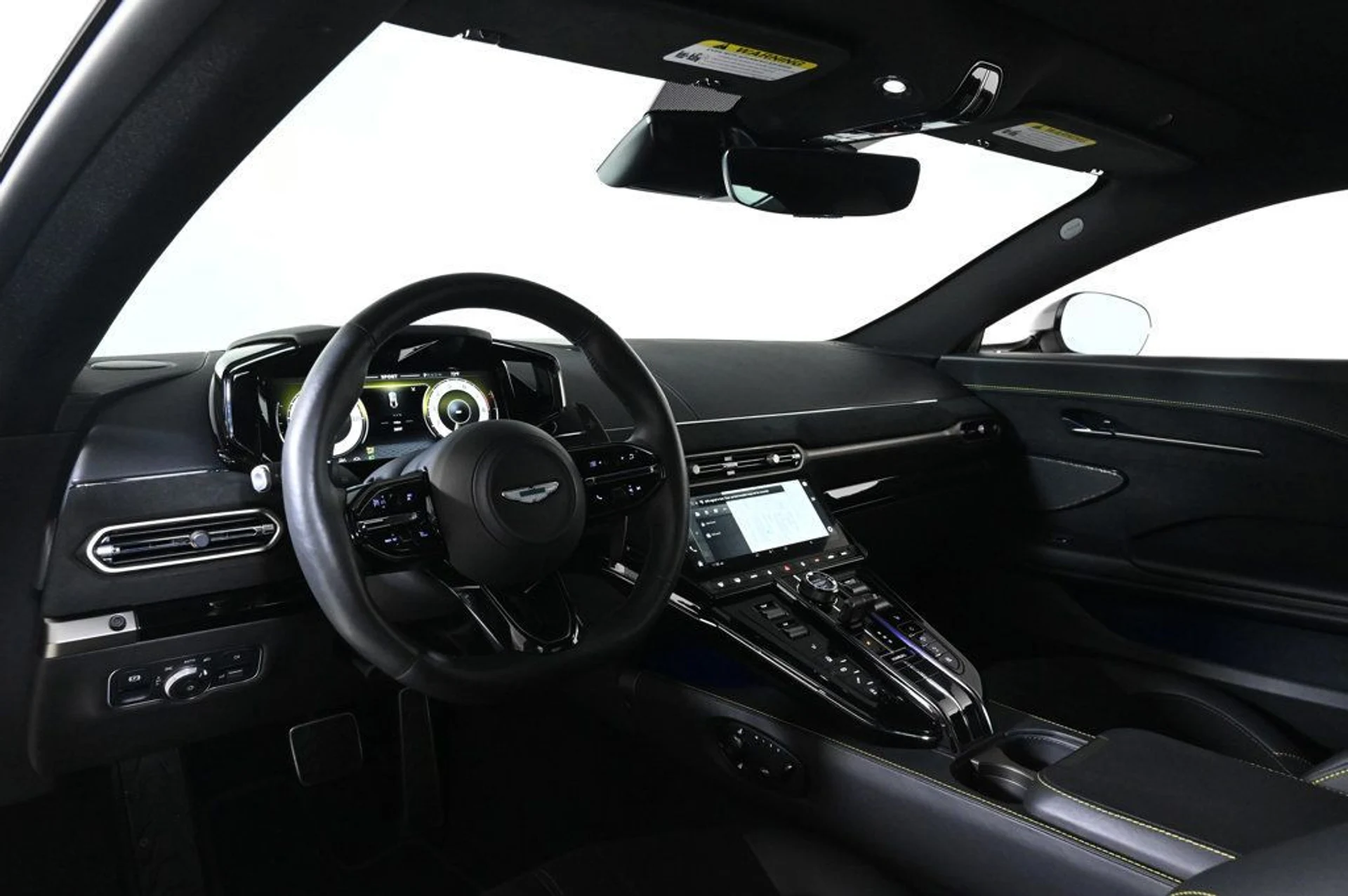 mph003_1961740913_used_2025_aston_martin_vantage_base_11350_22975138_3_1024_0daabc284f