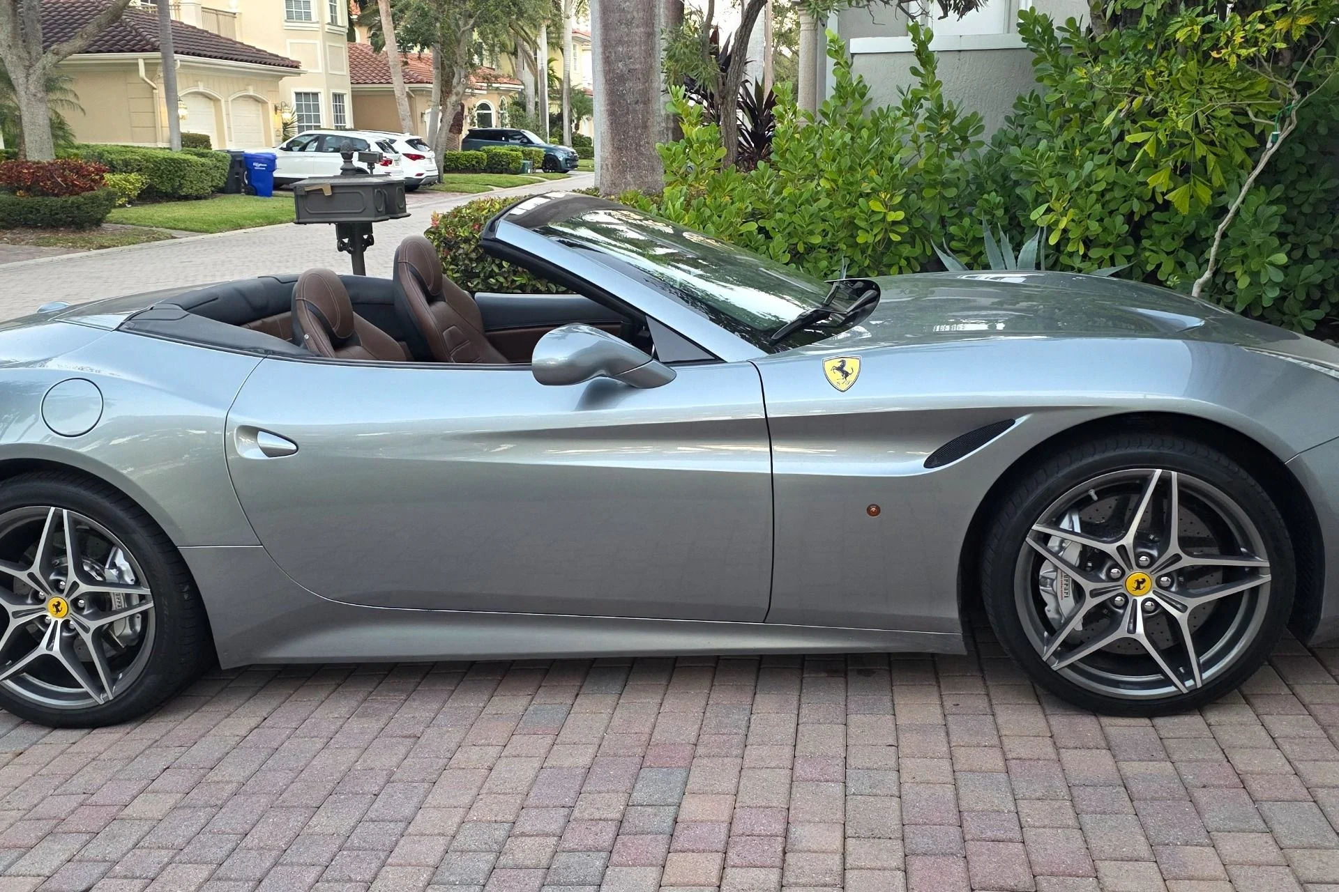 mph003_1962601988_Used_2017_Ferrari_California_T_1763593112_647b6a41ea