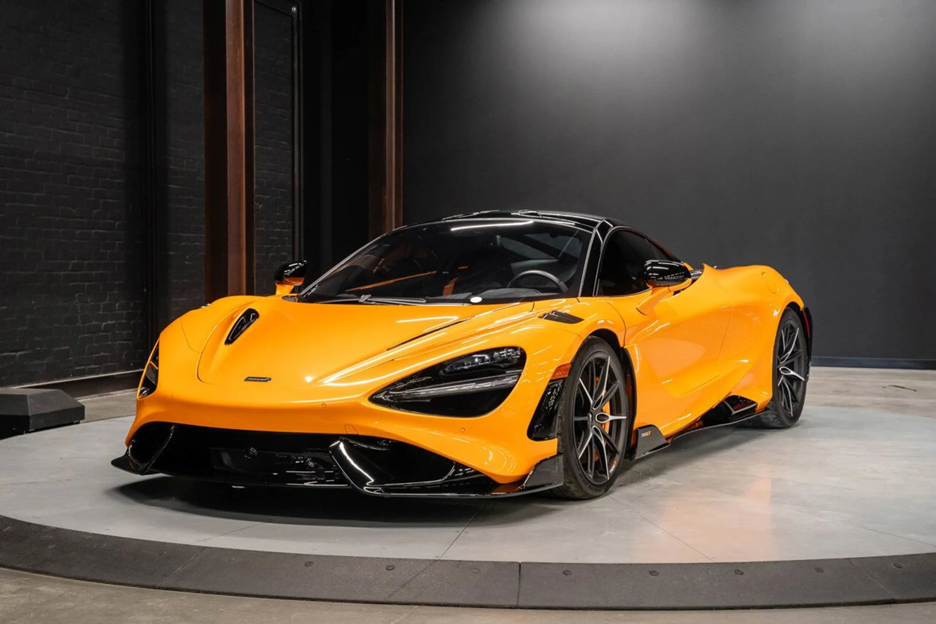 mph003_1972495183_mclaren_765lt_2021_c9a9ddd9ac