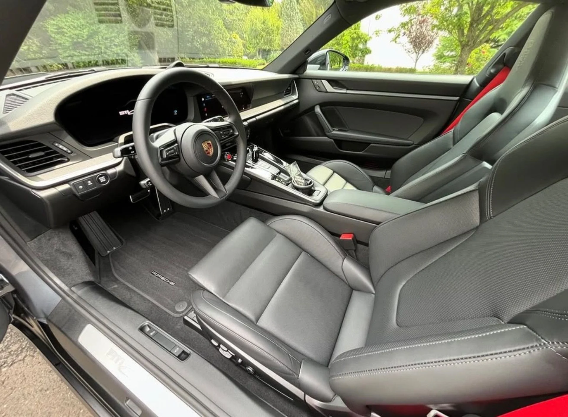 mph003_1973183442_Used_2025_Porsche_911_Carrera_1762380961_932b363243