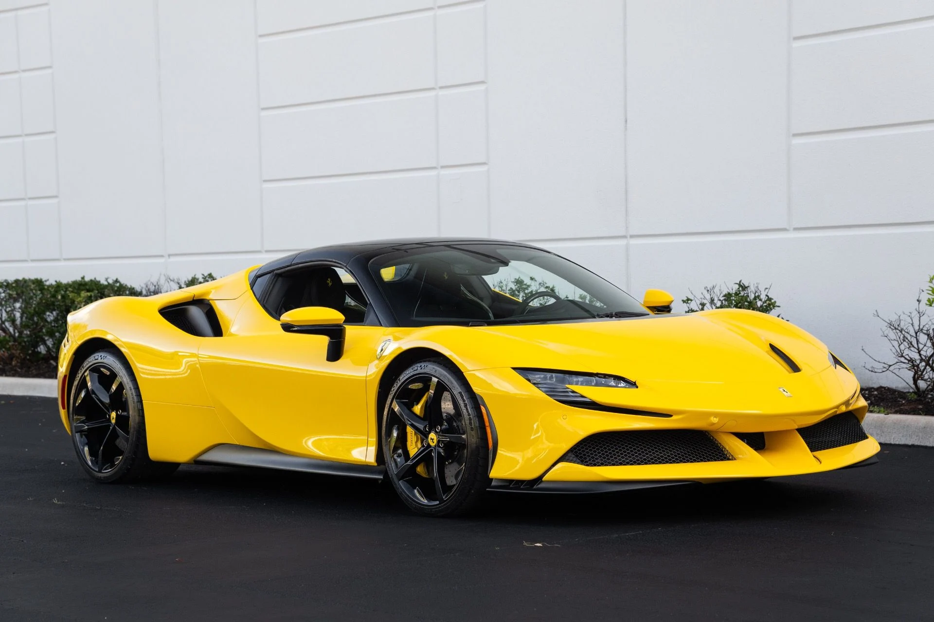 mph003_1974670797_Used_2025_Ferrari_SF_90_Spider_1772646640_a94e39289b