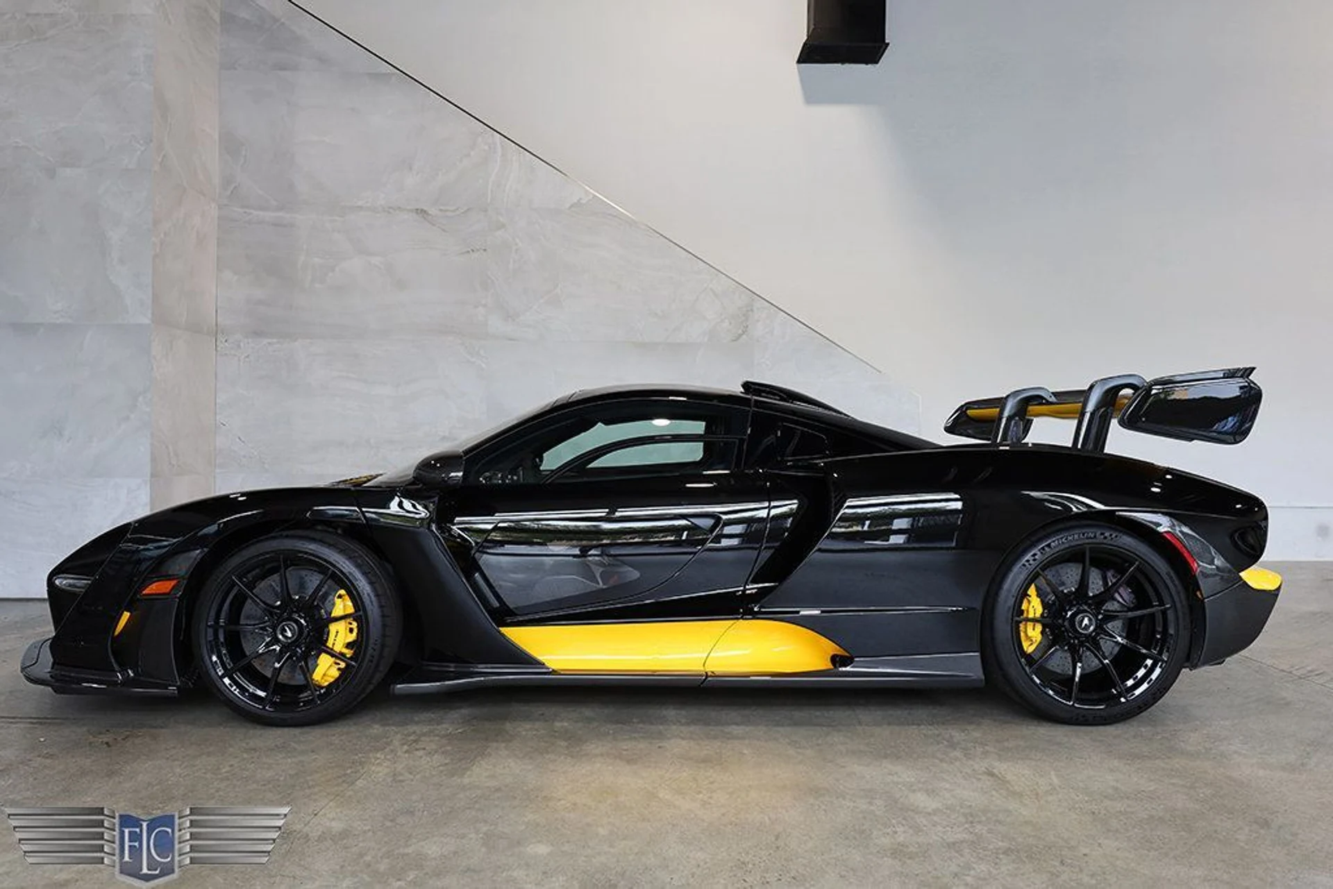 mph003_1979630359_used_2019_mclaren_senna_9689_22907327_4_1024_908bca32d1