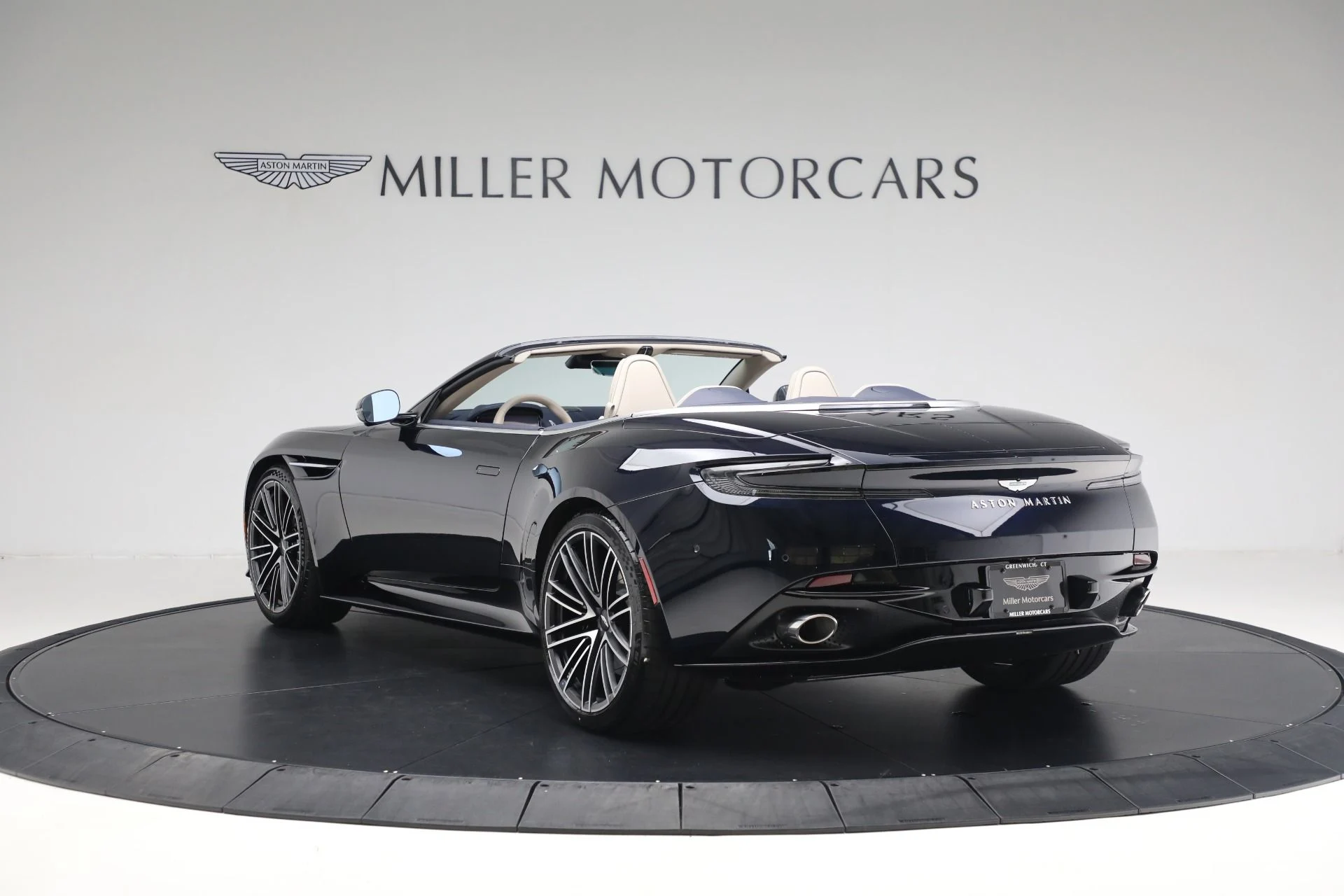 mph003_1982390323_New_2025_Aston_Martin_DB_12_Volante_5502daeba1