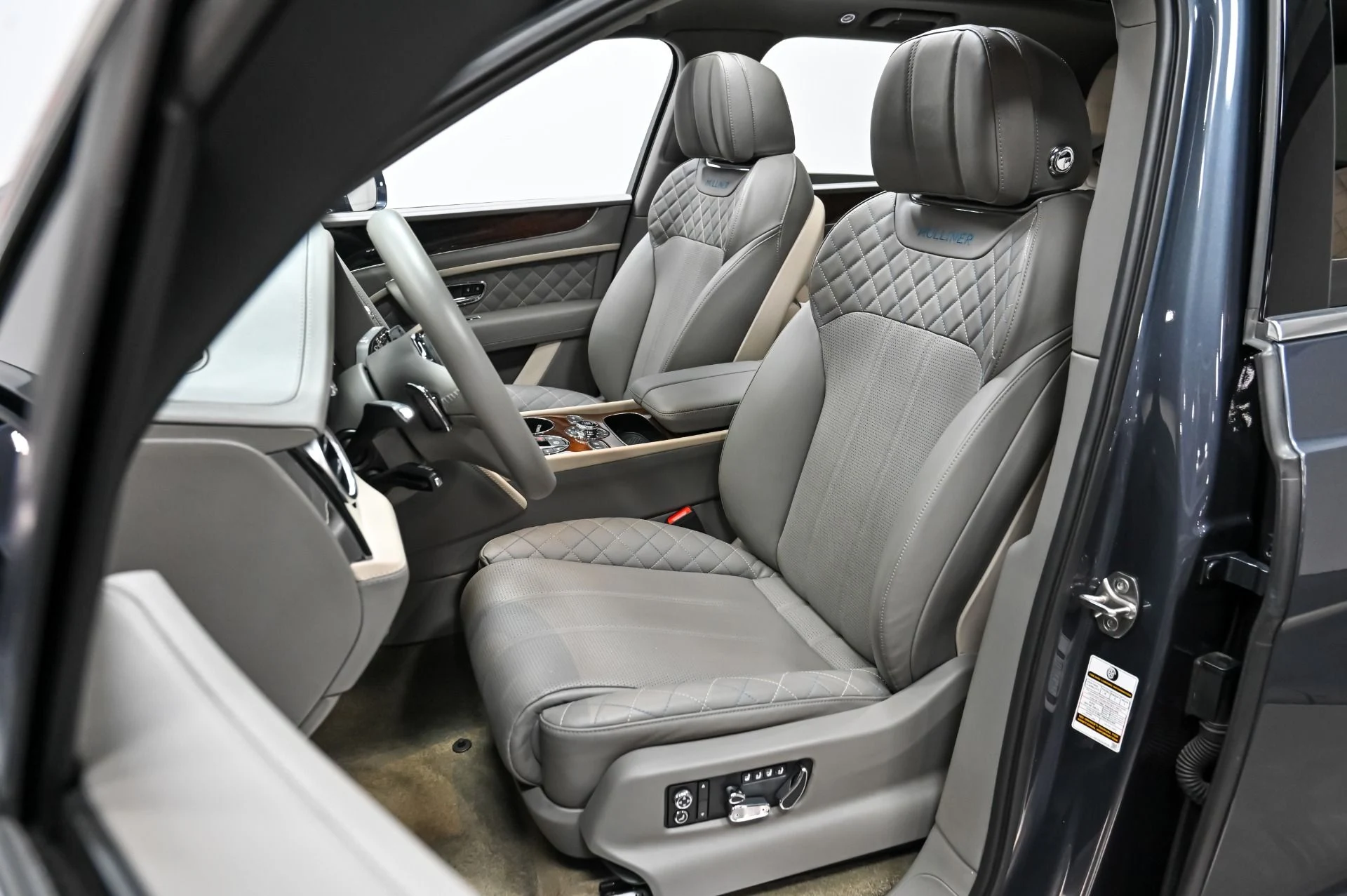 mph003_1983362195_Used_2018_Bentley_Bentayga_Mulliner_1757623435_1bcf0f870c