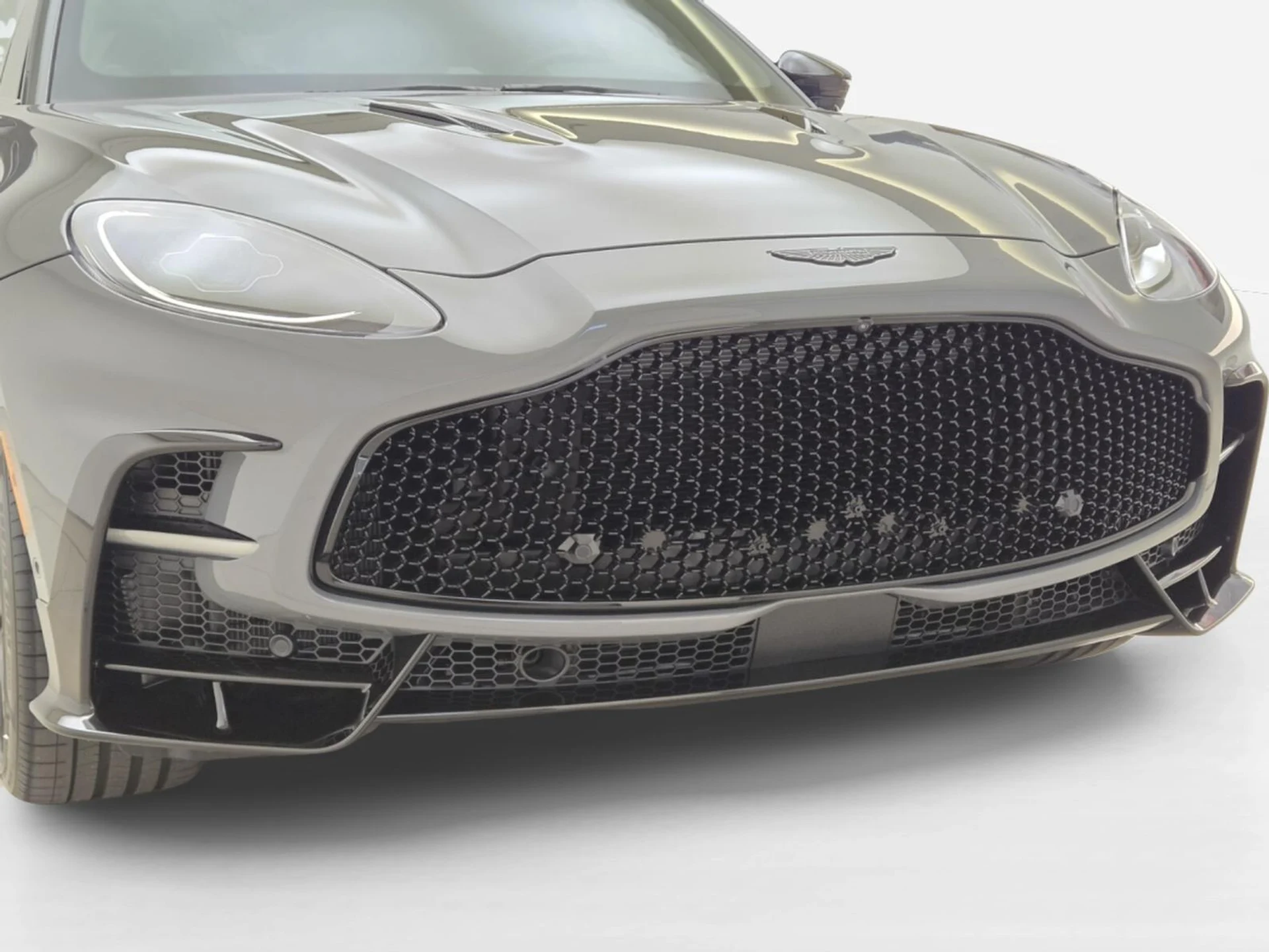 mph003_1985205822_New_2026_Aston_Martin_DBX_S_1782364672_1296427edb