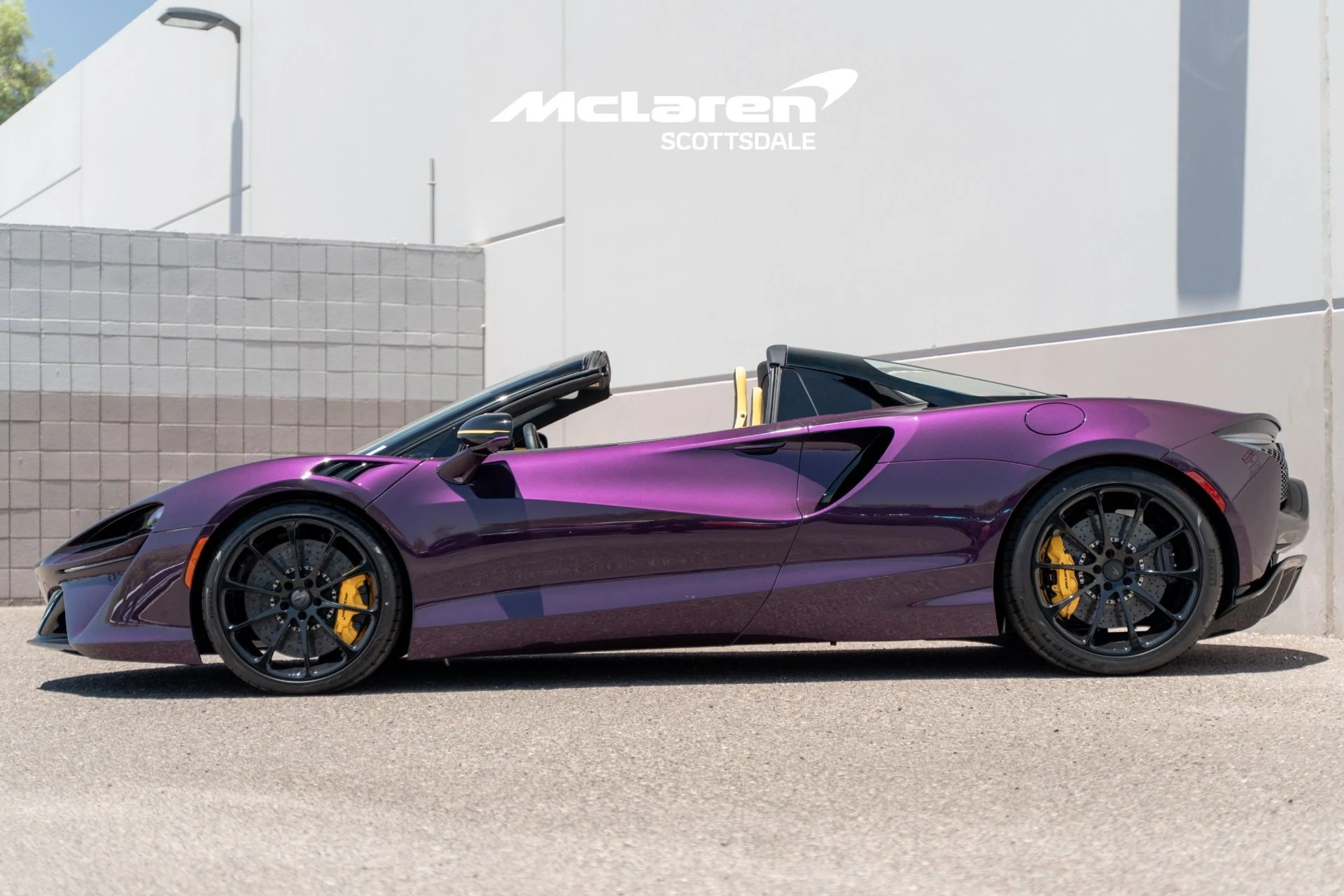 mph003_1997224316_Used_2025_MCLAREN_ARTURA_1780680111_5ae7a58e0d