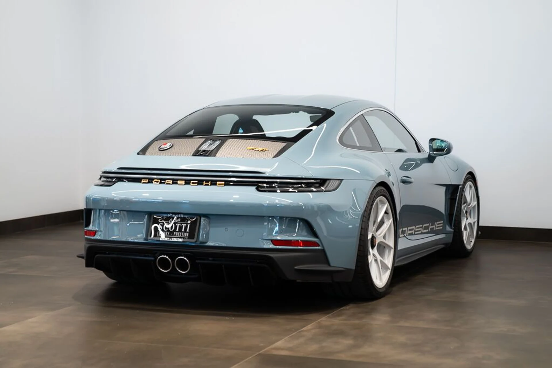 mph003_1999398401_porsche_911_2024_jpg_v_1773863537_4e780e042e