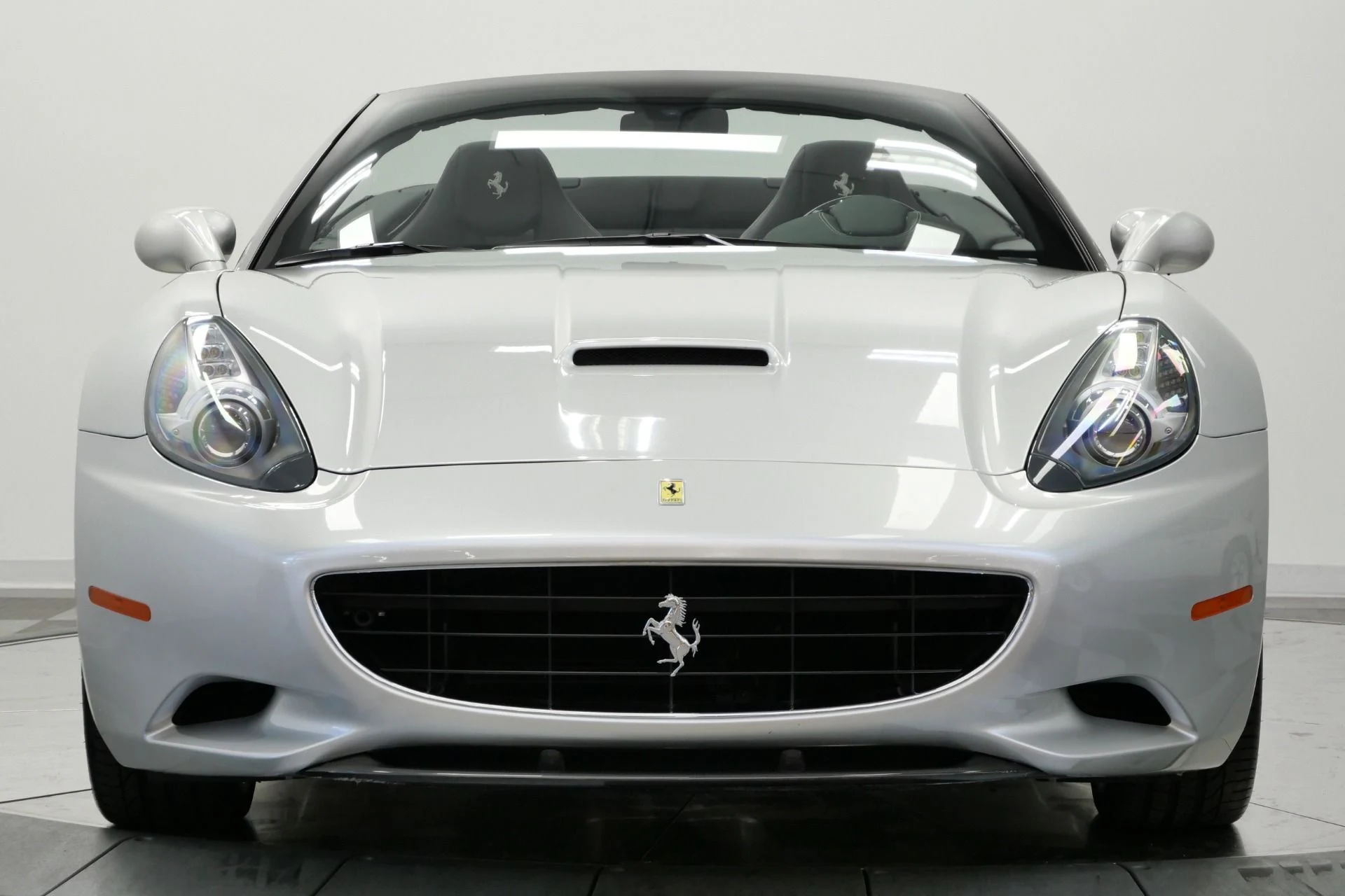 mph003_2012180809_Used_2011_Ferrari_California_Rare_Two_Tone_Paint_Rare_Carbon_Fiber_Bucket_Seats_Low_Miles_1788365594_b4a4eca43e