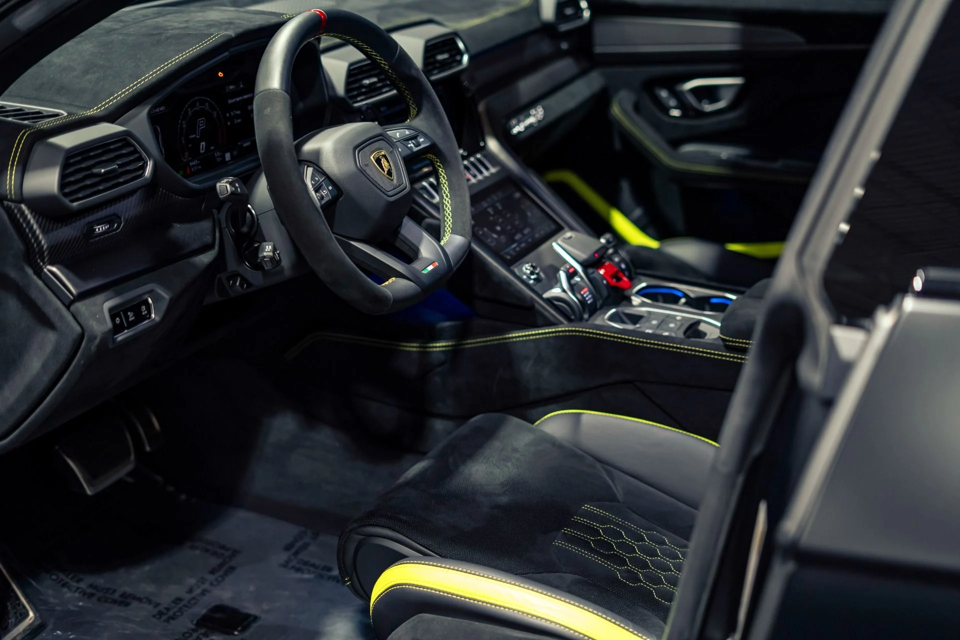 mph003_2022501501_Used_2023_Lamborghini_Urus_Performante_1780414144_c9cdfb4fa7