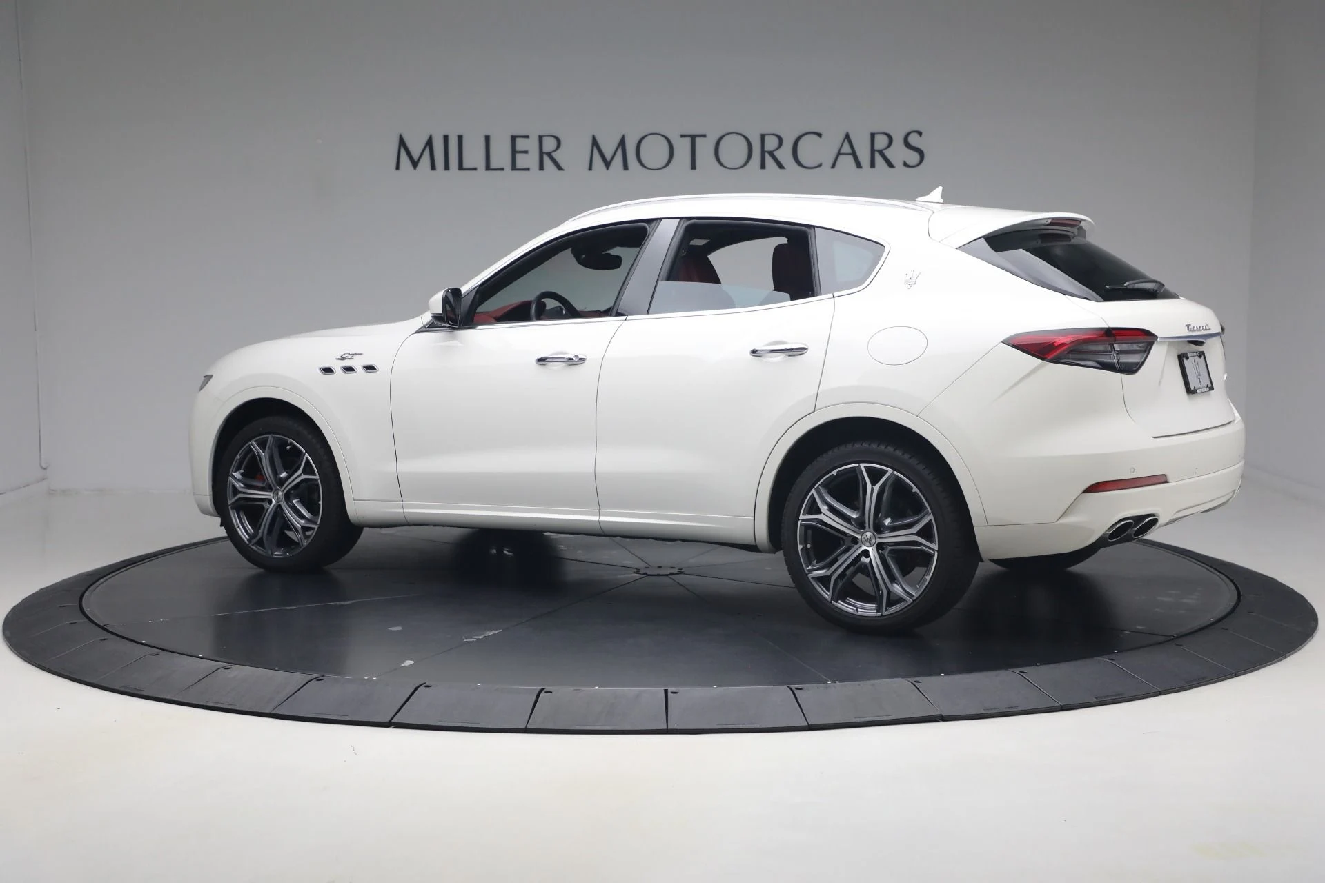 mph003_2034183890_Used_2023_Maserati_Levante_GT_1781292715_d4213f5760