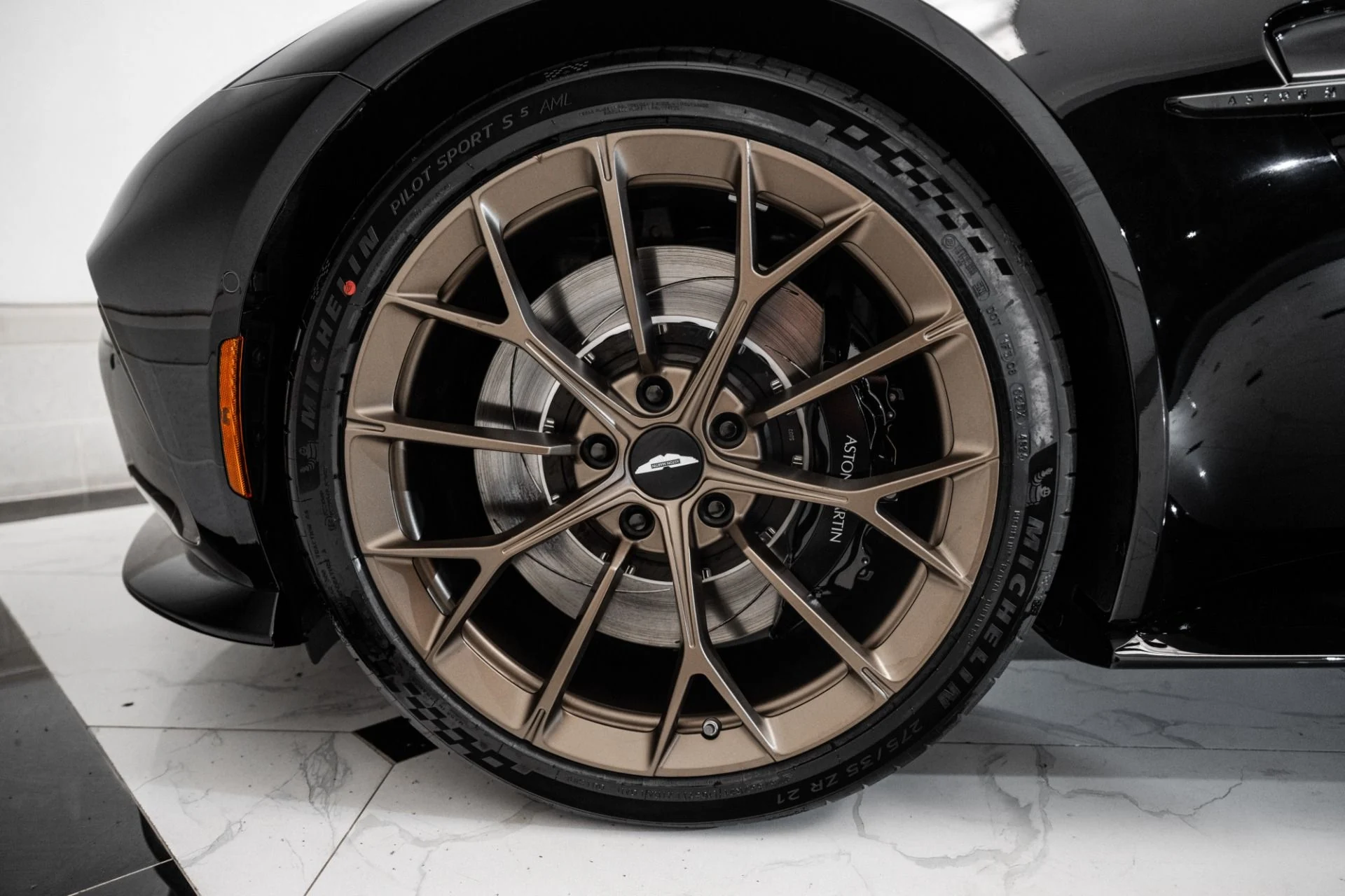 mph003_2049072062_New_2026_ASTON_MARTIN_VANTAGE_1759283395_8e7eed16c6