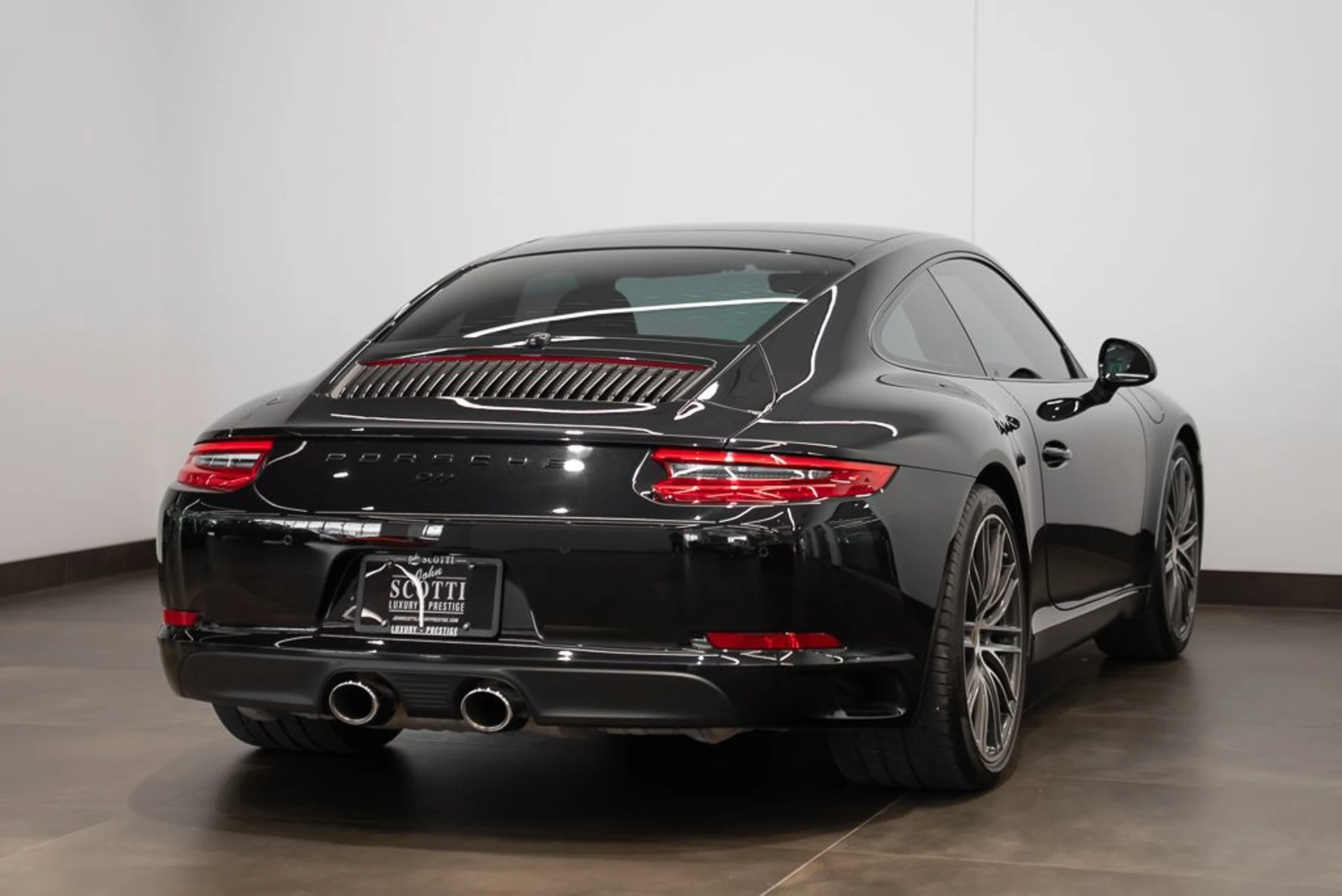 mph003_2061497457_porsche_911_2017_fe6994f8e8