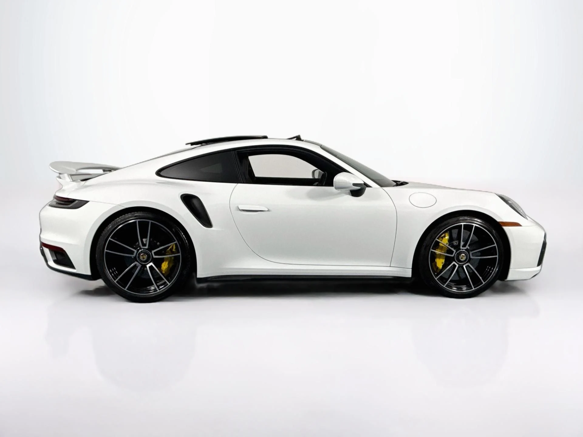 mph003_2068828069_Used_2024_Porsche_911_Turbo_S_1788891703_5d3f6d56e7