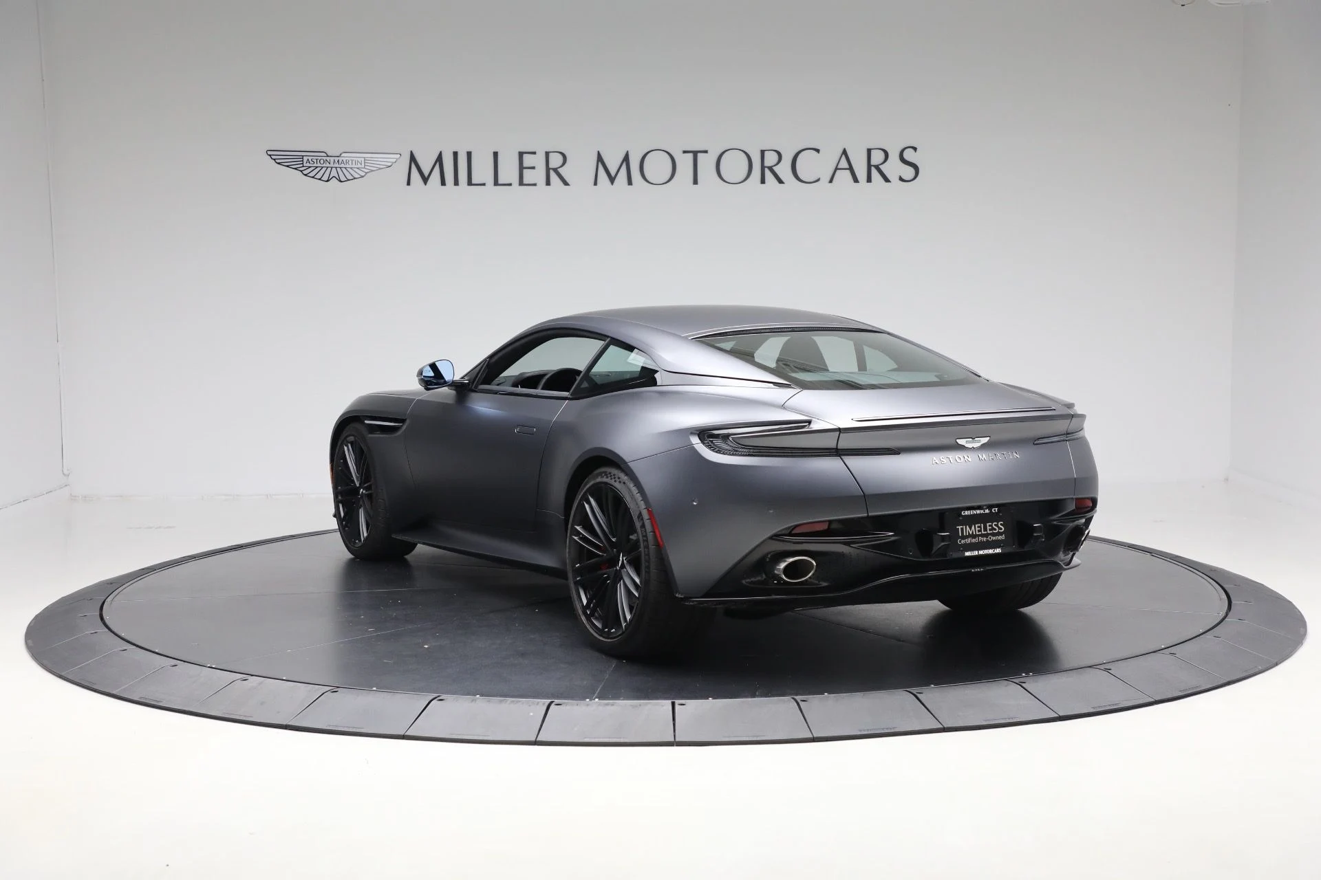 mph003_2069446208_Used_2025_Aston_Martin_DB_12_V8_e52cbf73d9