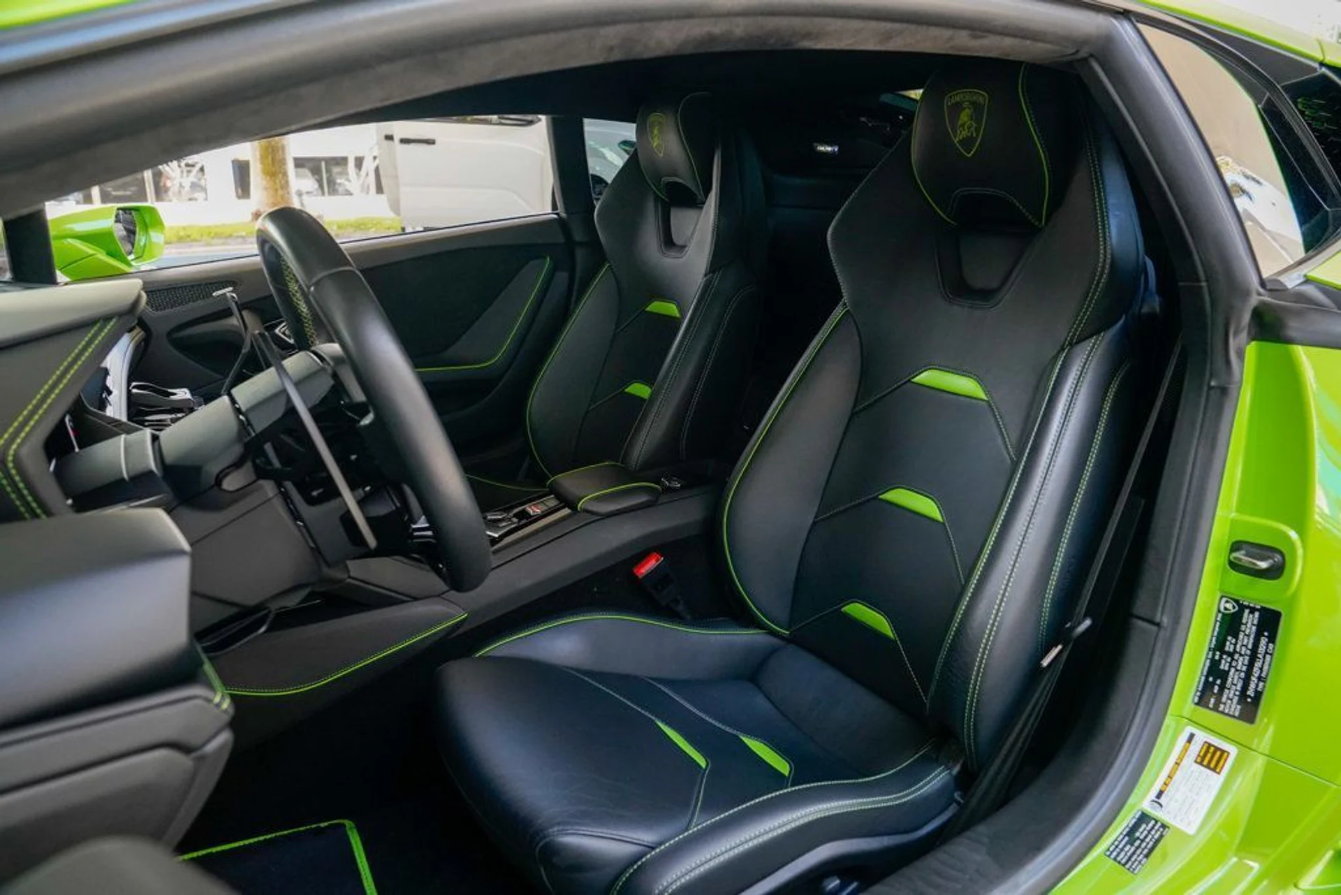 mph003_2079326697_used_2020_lamborghini_huracan_evo_coupeawd_14354_22890839_4_1024_d28ab5a911