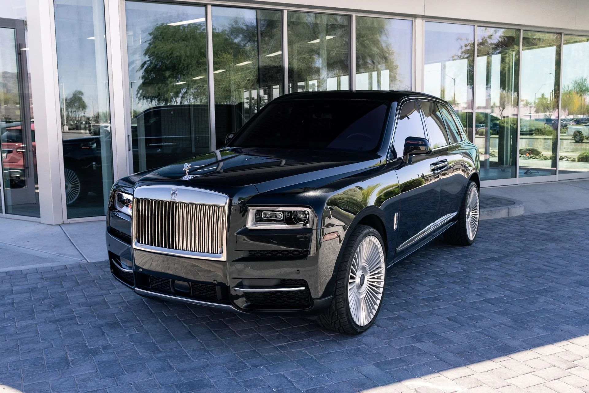 mph003_2080736832_Used_2021_Rolls_Royce_Cullinan_1774297263_a556ce696b