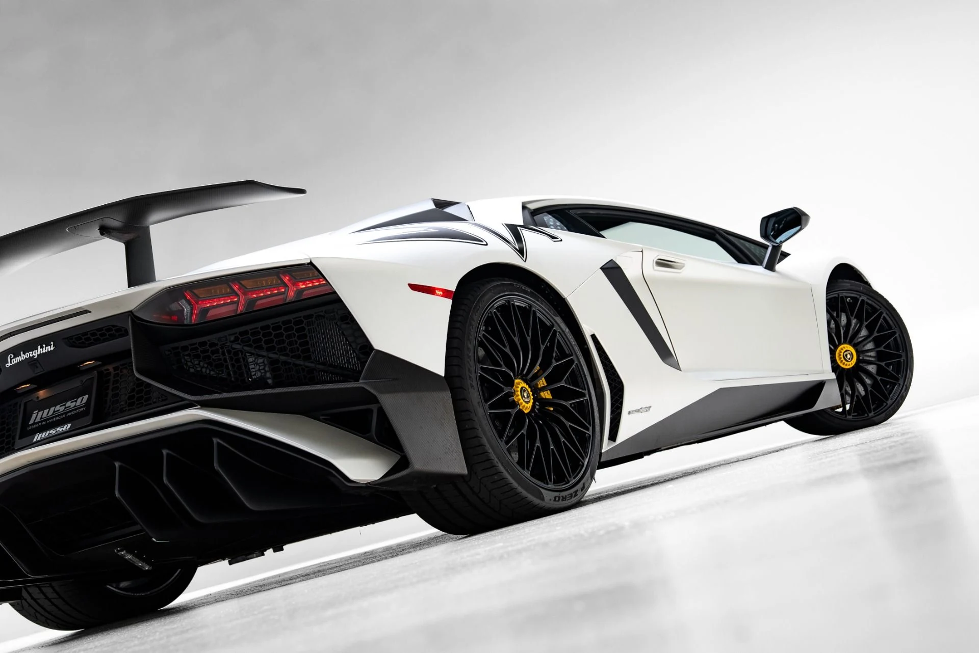 mph003_2092501908_Used_2016_Lamborghini_Aventador_SV_1775078140_3e2d2cbb1e